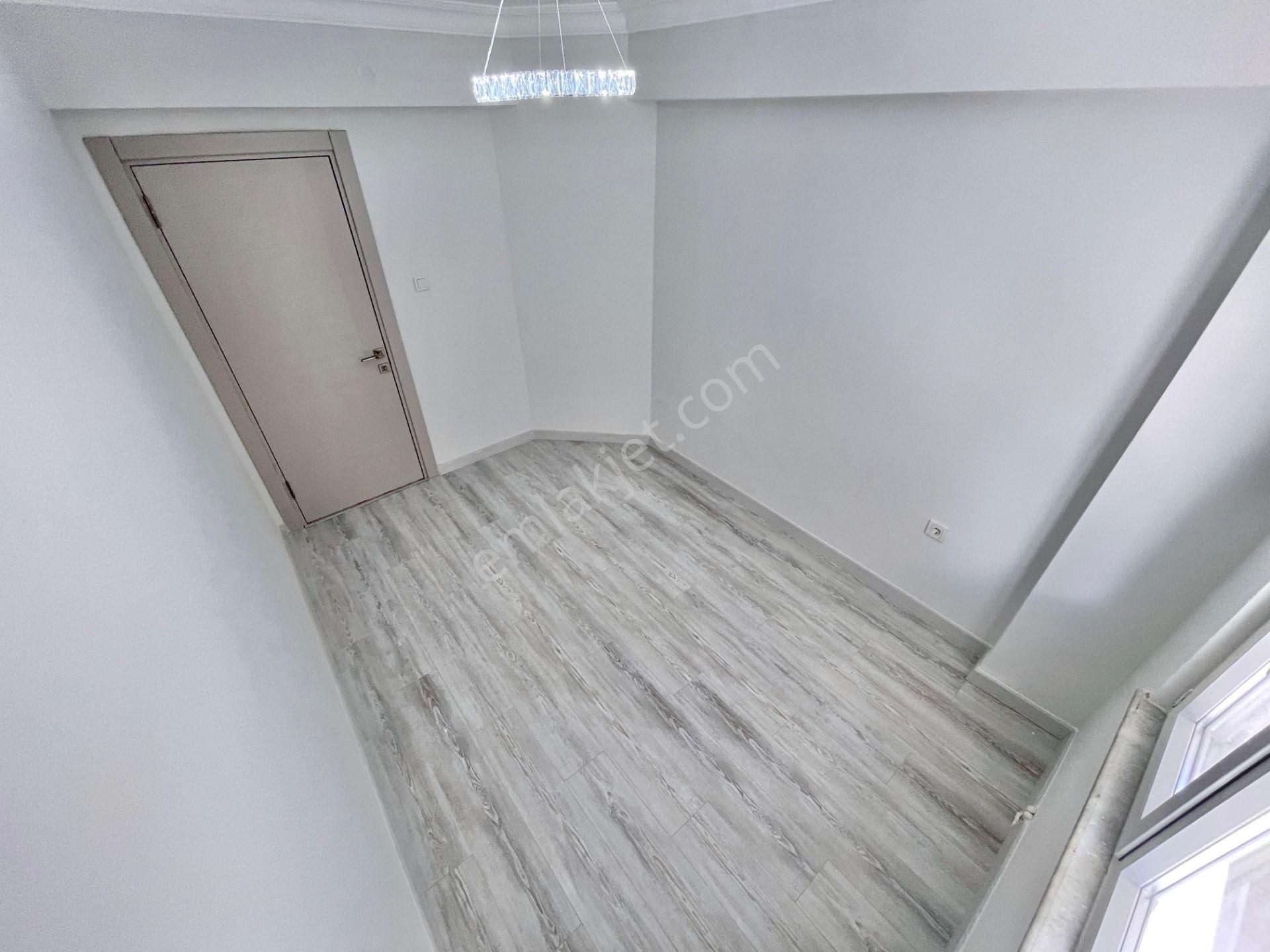 Berkay Demirel'den İkizçayda Ön Cephe Ayrı Mutfak Çift Balkon 3+1 Daire - Görsel 32