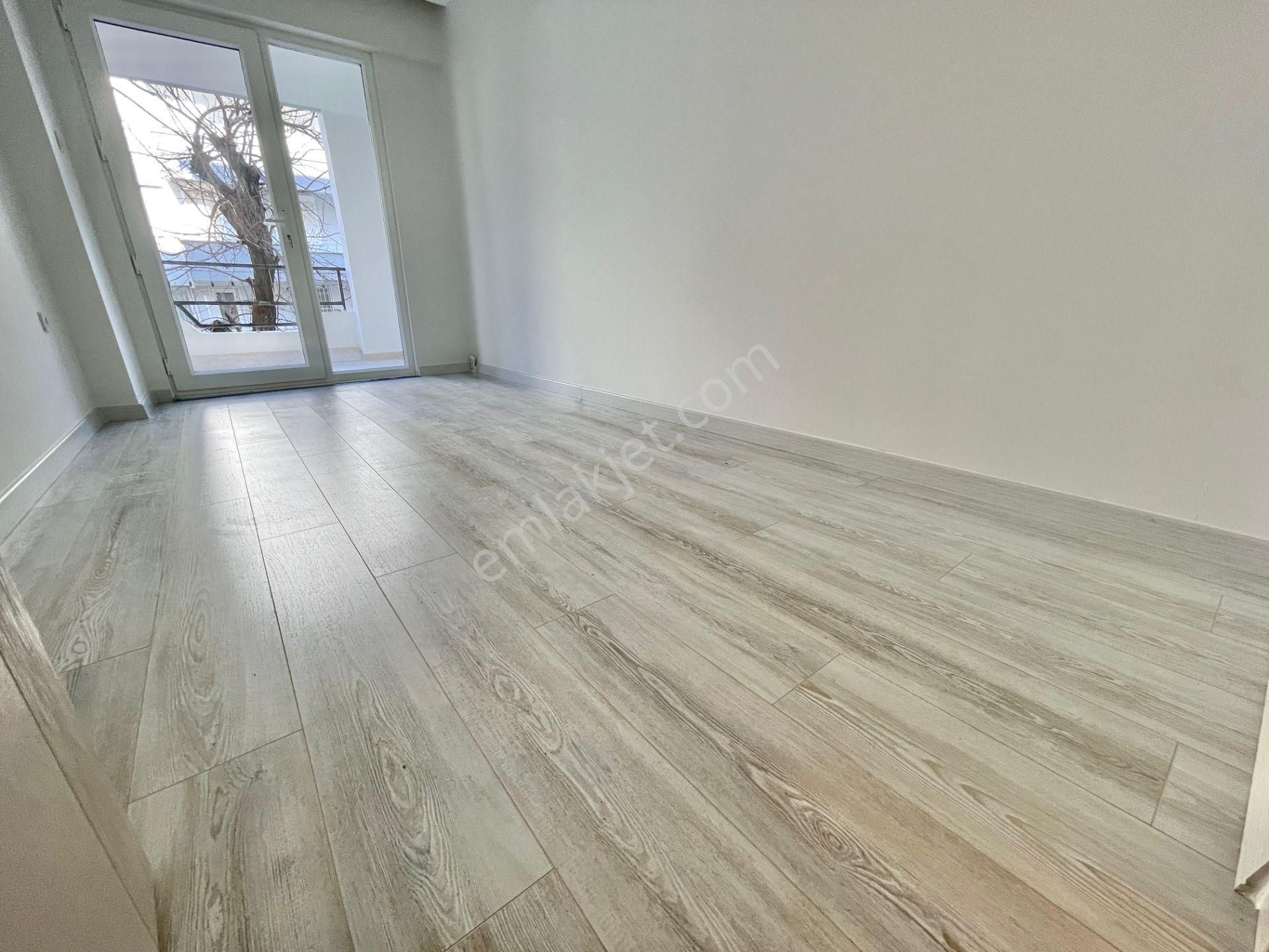 Berkay Demirel'den İkizçayda Ön Cephe Ayrı Mutfak Çift Balkon 3+1 Daire - Görsel 22