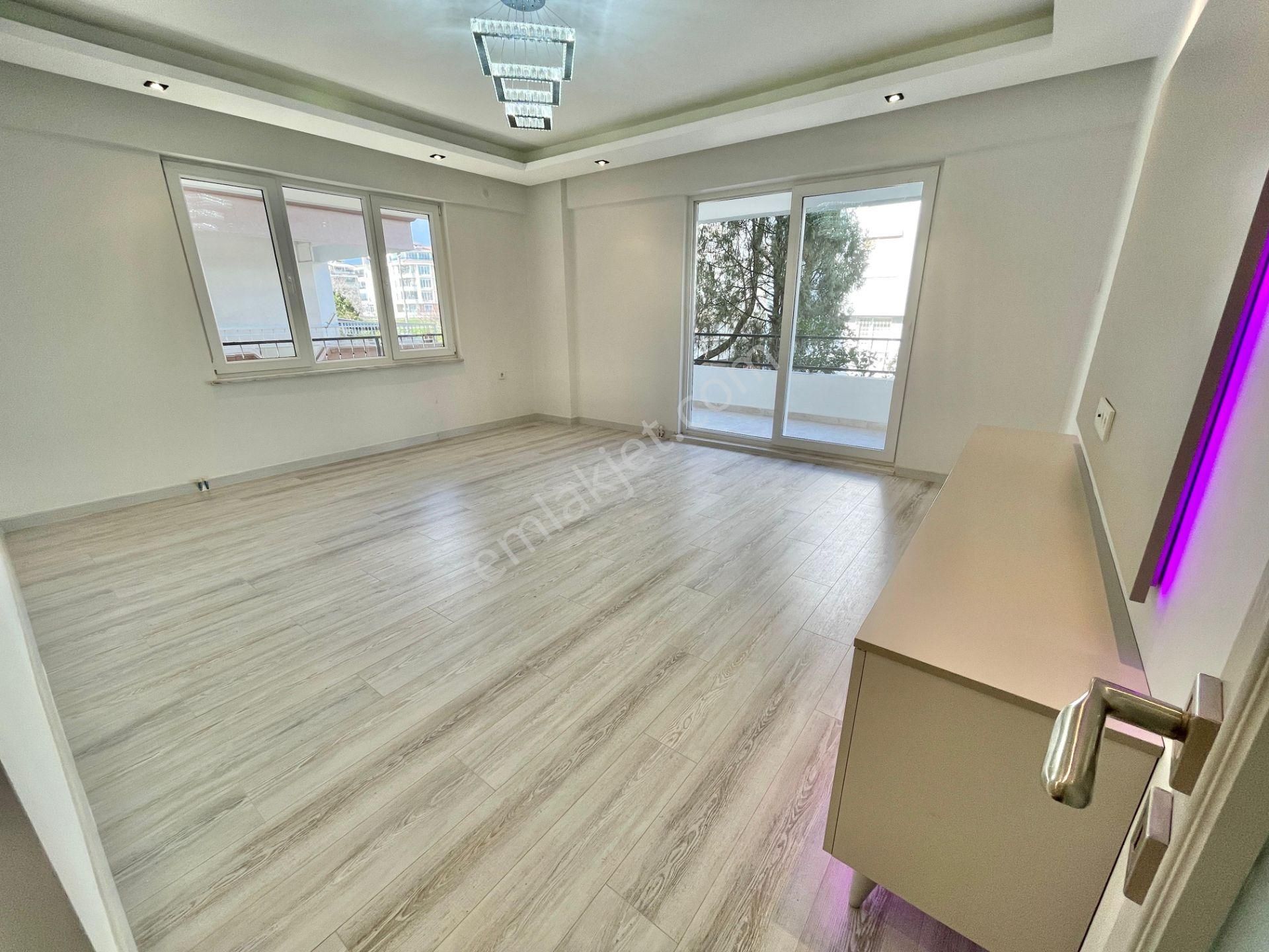 Berkay Demirel'den İkizçayda Ön Cephe Ayrı Mutfak Çift Balkon 3+1 Daire - Görsel 6