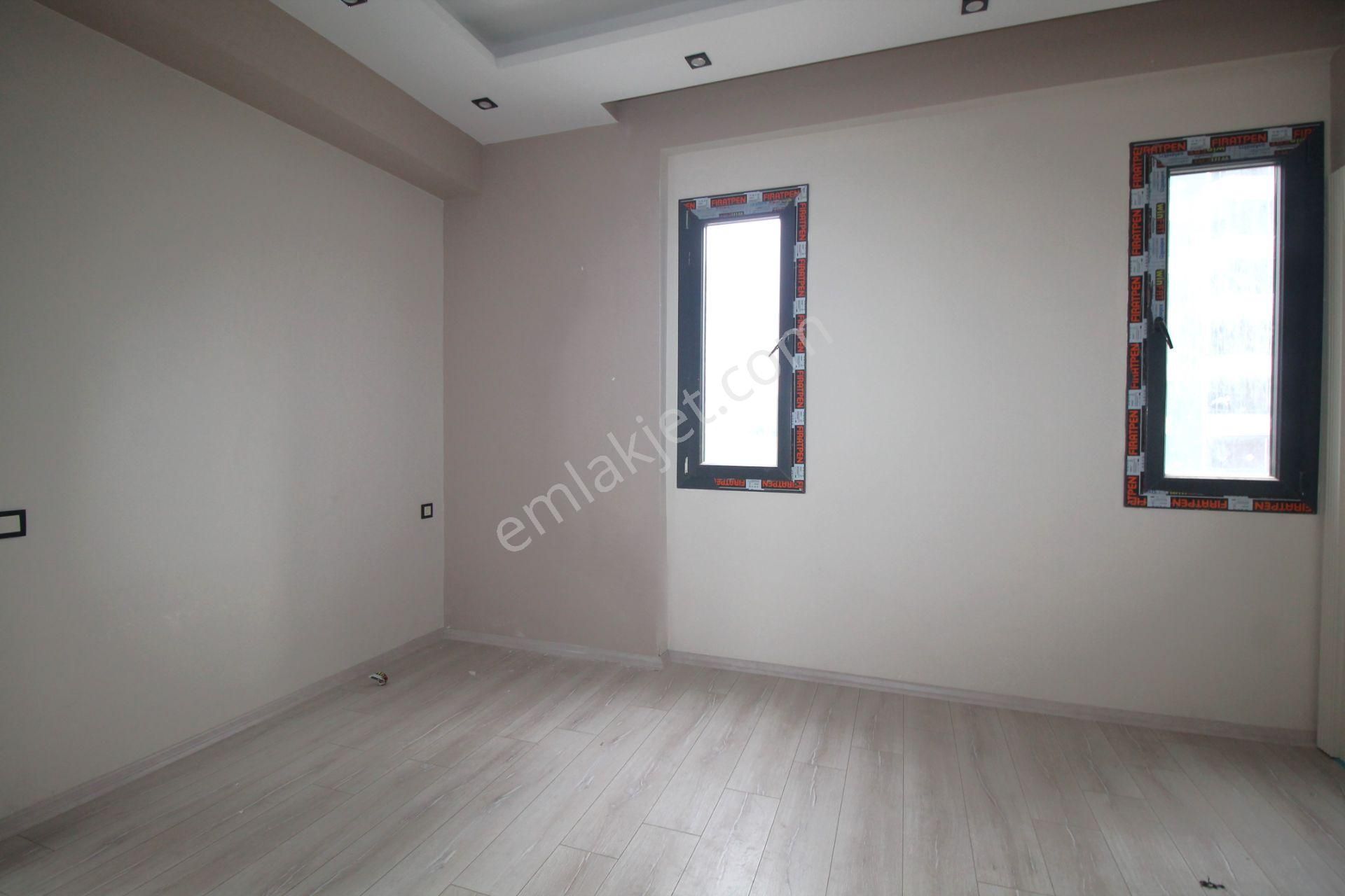 Retro’dan Yaşar Doğu Caddesi Üzrinde Teraslı Site İçi Lüks 2+1 - Görsel 4