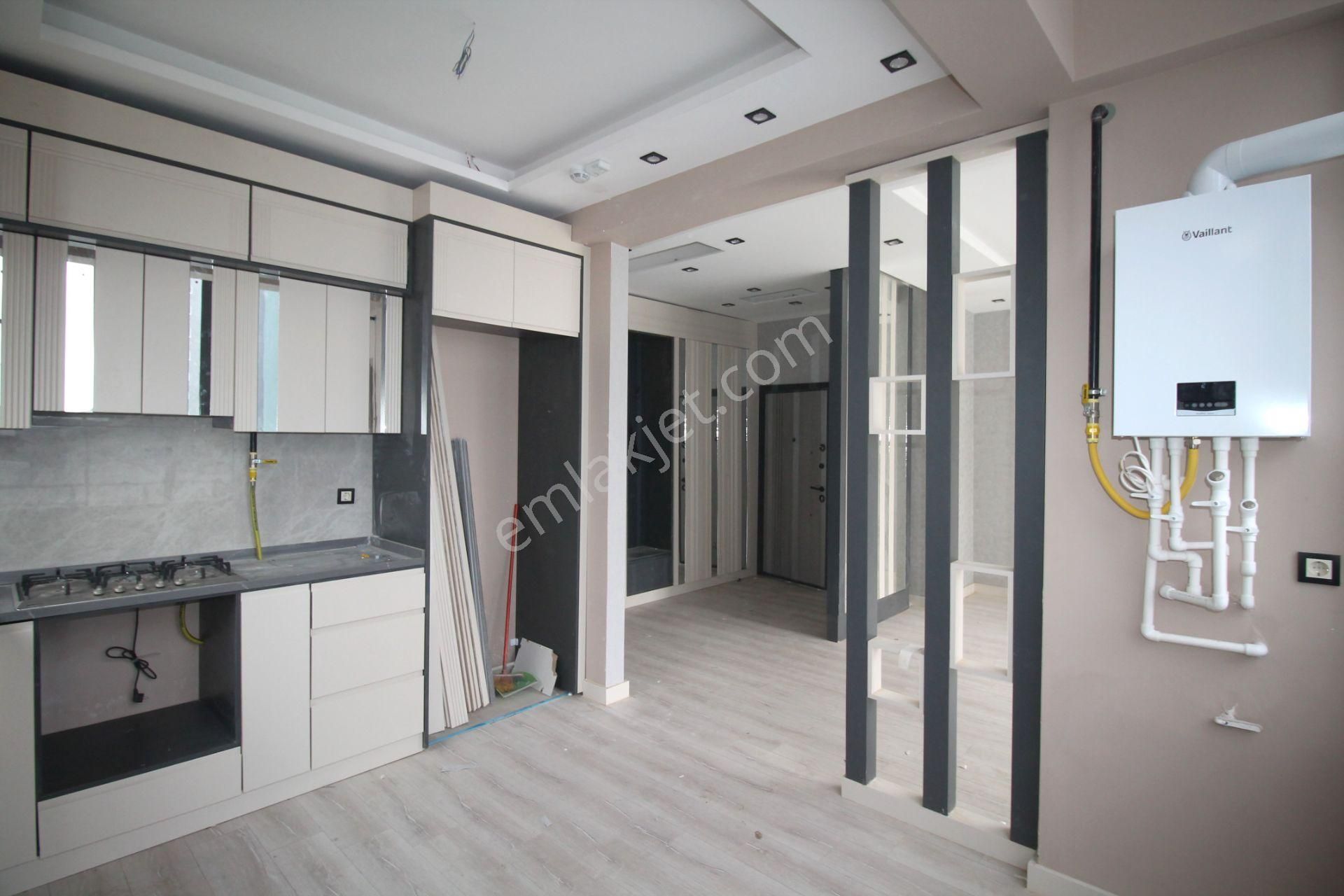 Retro’dan Yaşar Doğu Caddesi Üzrinde Teraslı Site İçi Lüks 2+1 - Görsel 12