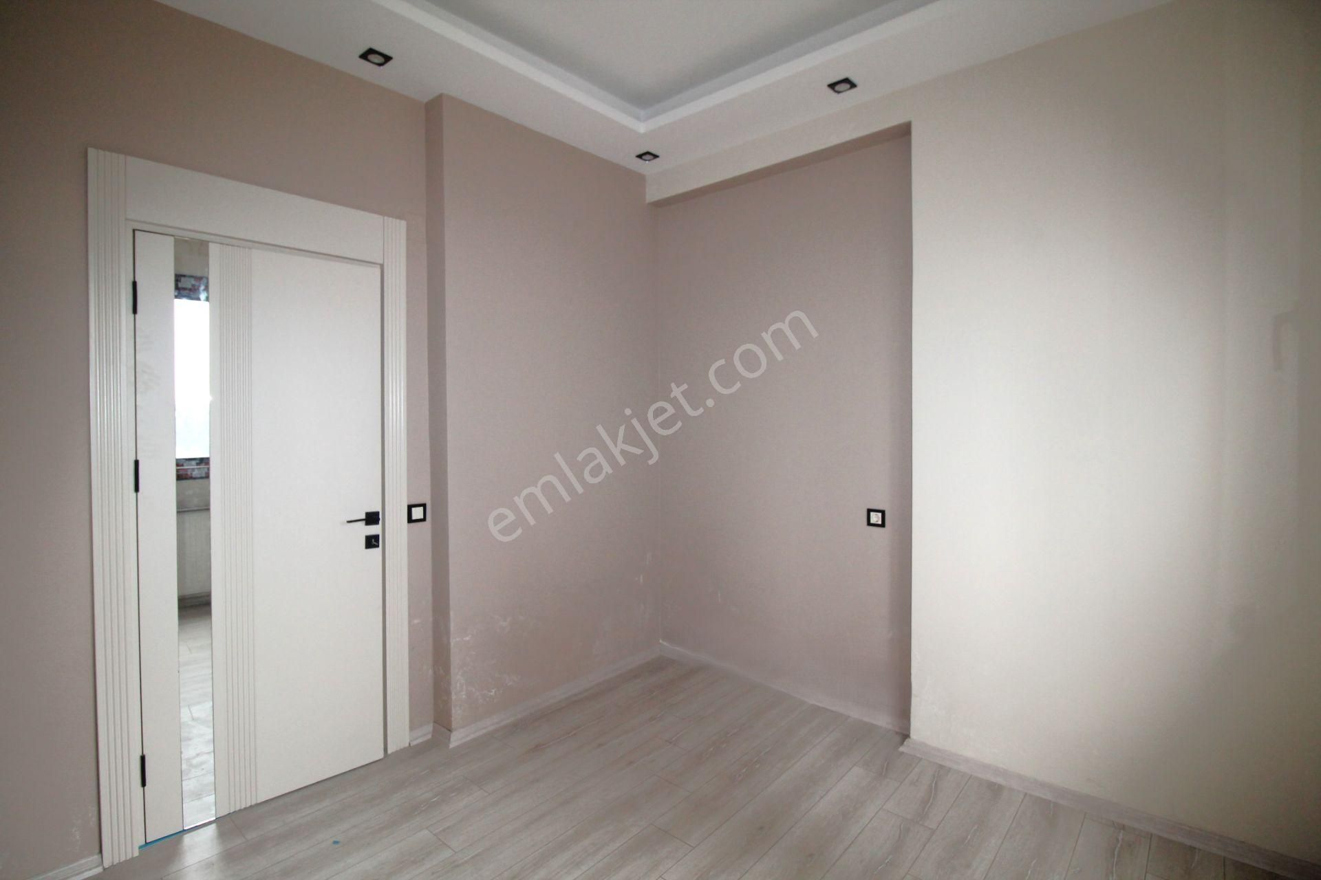 Retro’dan Yaşar Doğu Caddesi Üzrinde Teraslı Site İçi Lüks 2+1 - Görsel 3