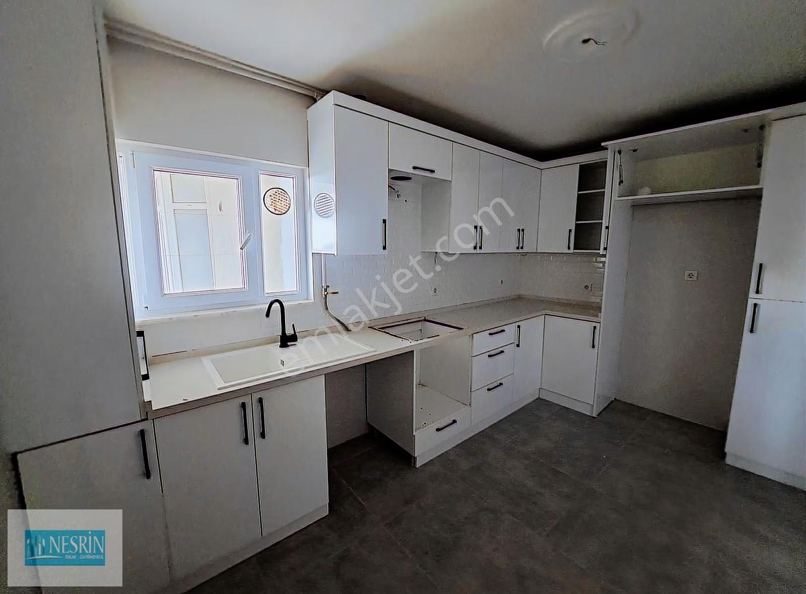 Nesrin Emlak'tan Merkezde Full Bakımlı Asansörlü Binada - Görsel 4