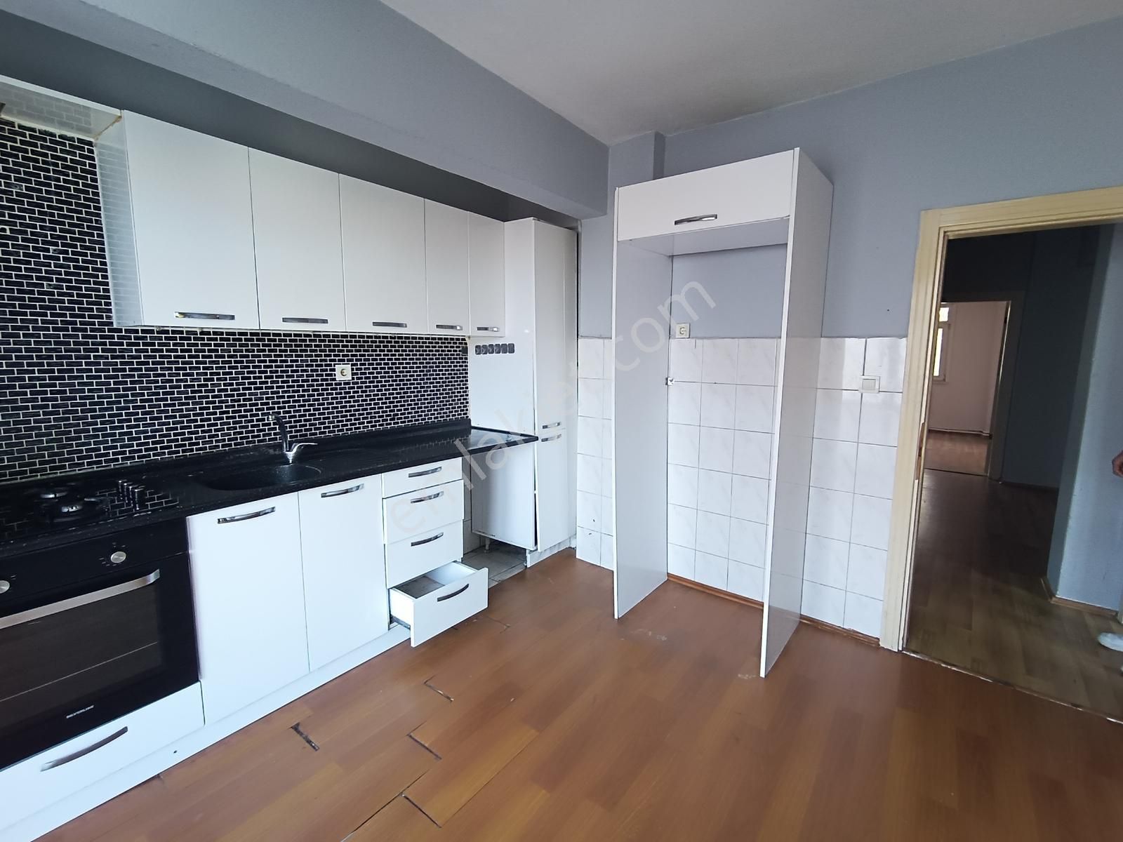 Üsk/yavuztürk Mah/2+1 Arakat Balkonlukiralık Daire - Görsel 11