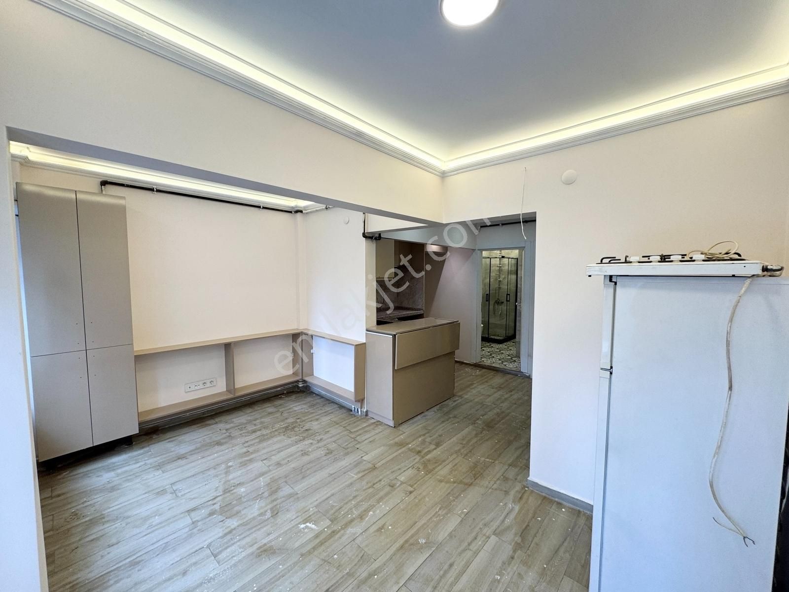 Hastaneler Bölgesinde İçi Komple Yapılı Yenilenmiş 1+1 Daire - Görsel 16