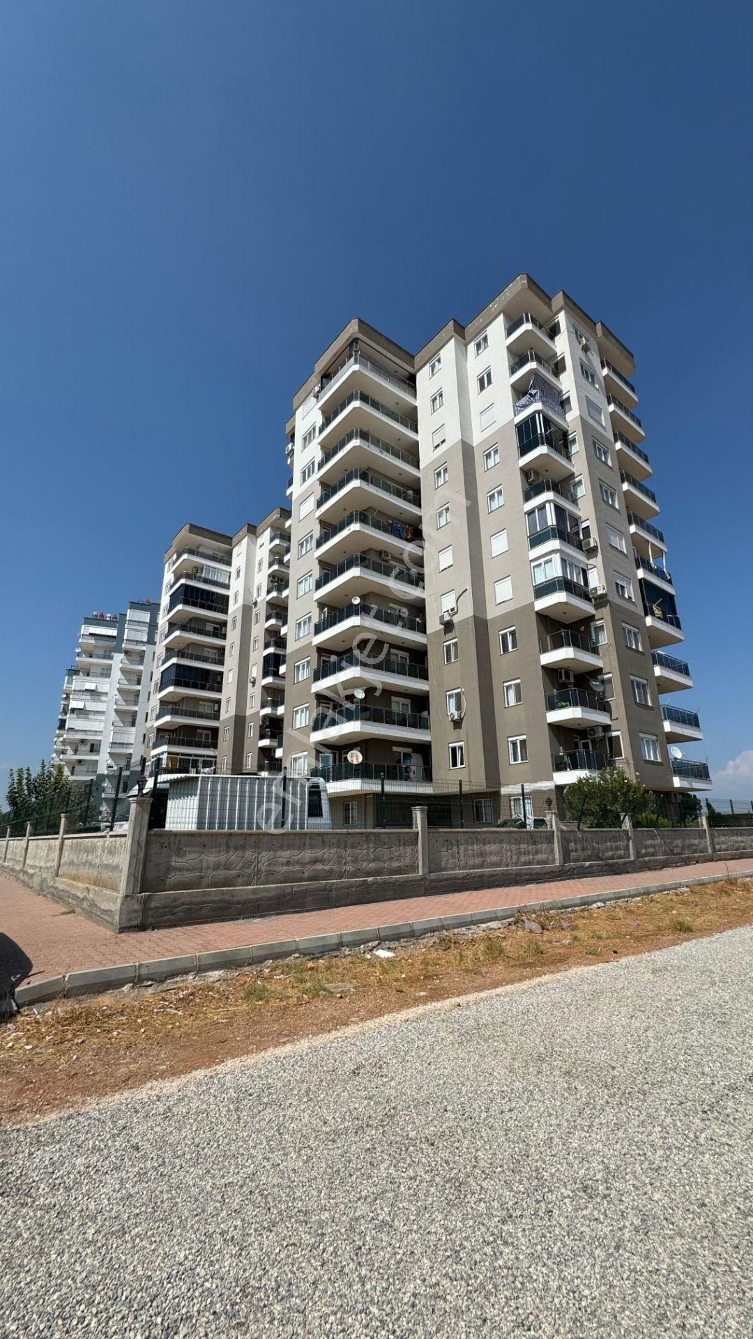 Düden Şelalesi Yakını 3+1 Kocaman Site İçinde Satılık Daire