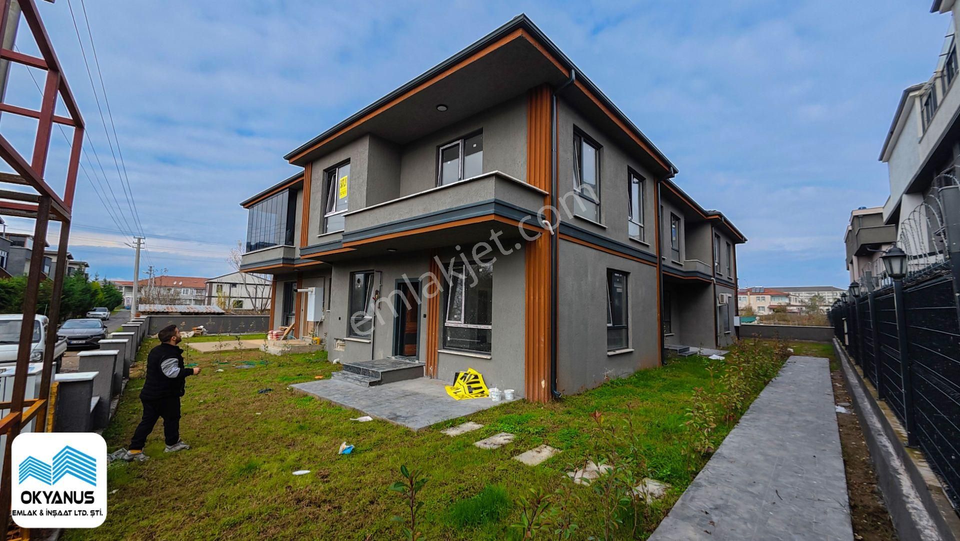 Sakarya Karasu'da Satılık Bahçeli 3+1 Geniş Villa