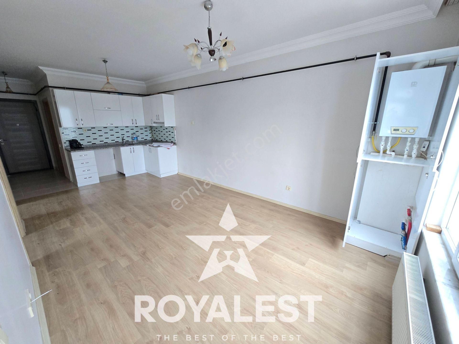 Royalest'ten Cadde Üstü Site İçi Ara Kat İskanlı 2+1