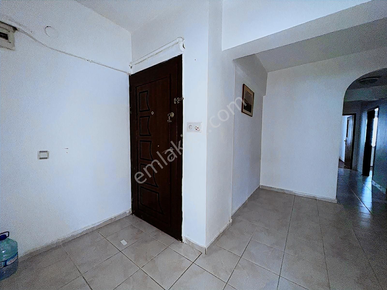 Engin Emlak'tan Ara Kat Güney Cephe 3+1 Daire - Görsel 15