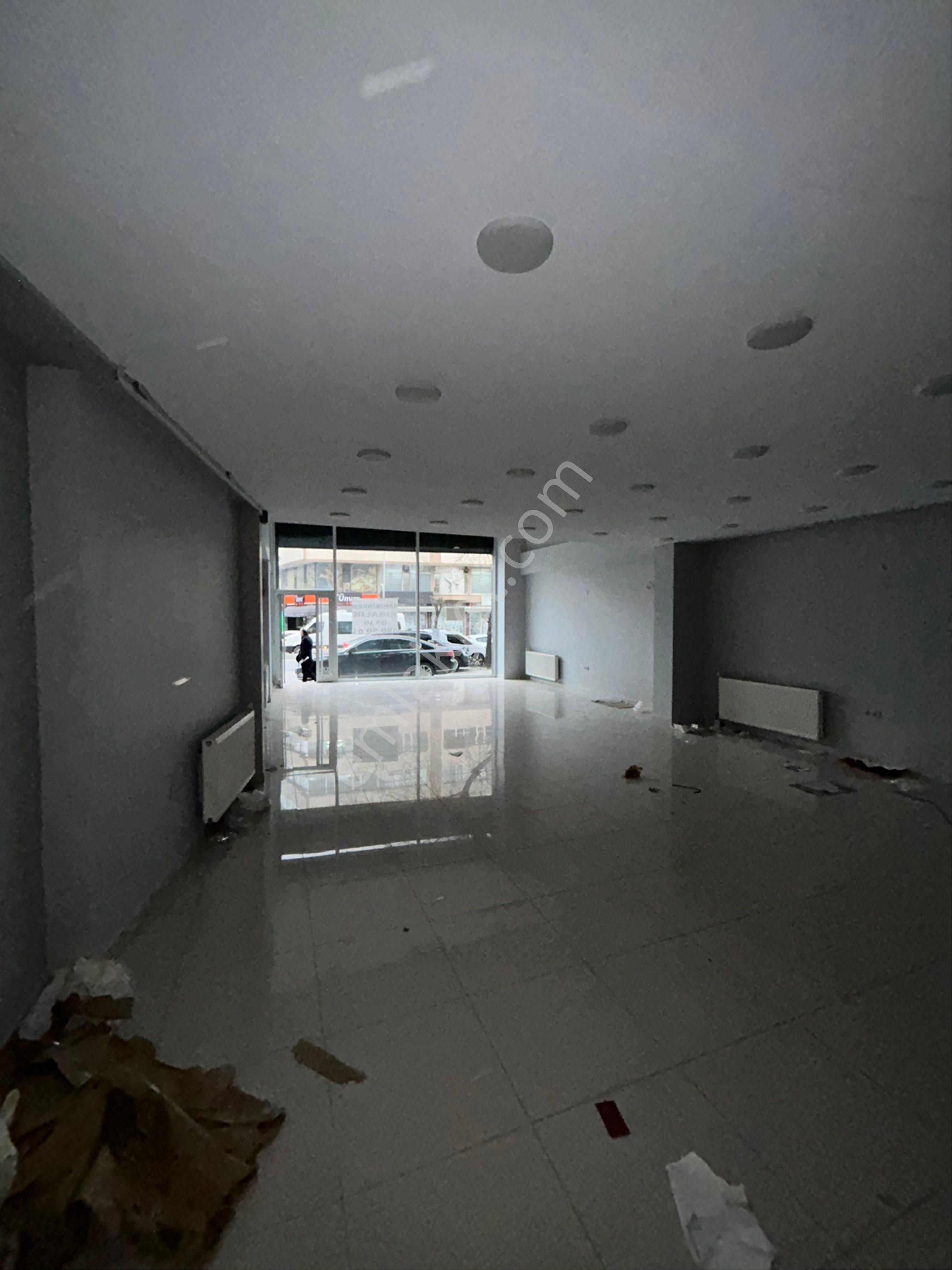 Mahmutbey Caddesi Üzerinde Kiralık 200m2 Mağaza