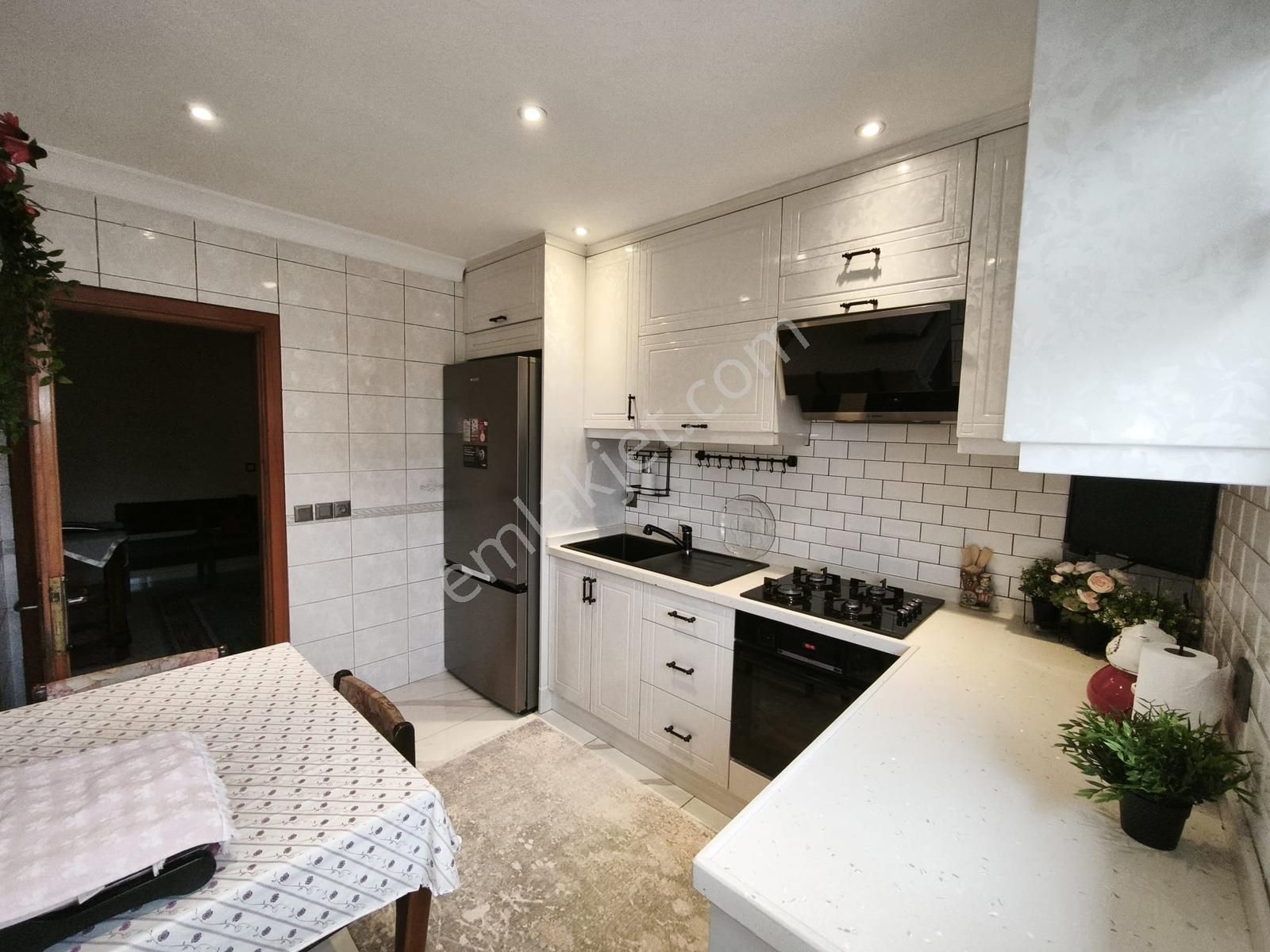 Satılık 2+1 Şehir Manzaralı Daire - Görsel 9