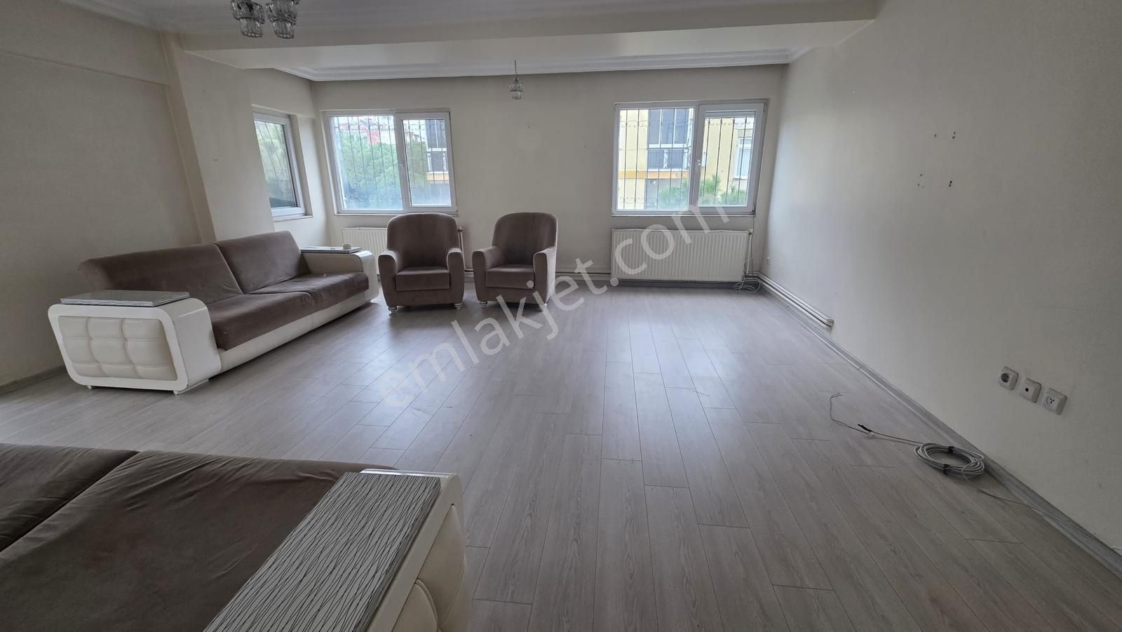 Ordu Caddesi Üzerinde Kiralık Geniş 3+1 Daire - Görsel 8