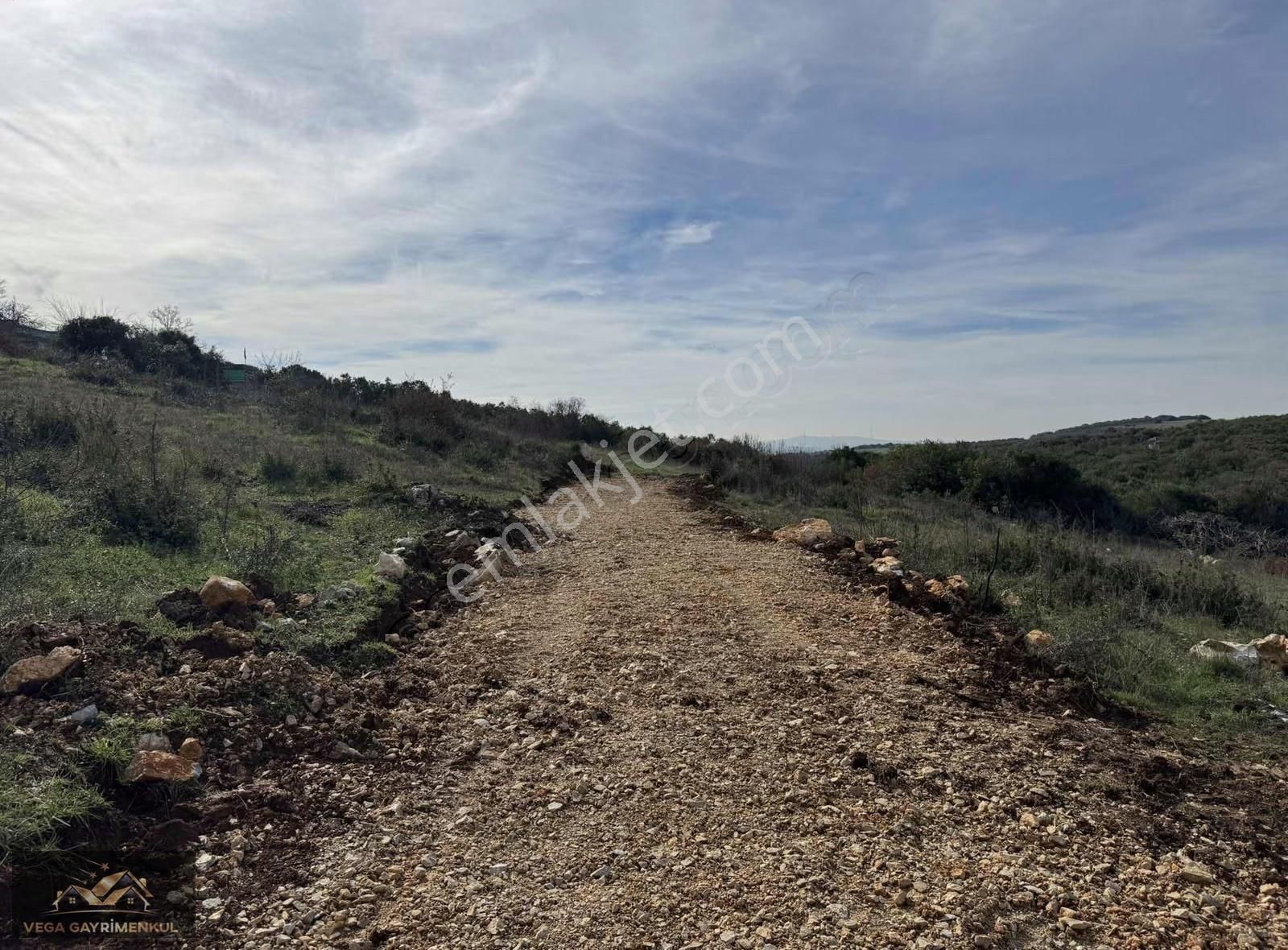 Söğütpınar'da Satılık Köyiçi İmarlı Arsa - Görsel 12