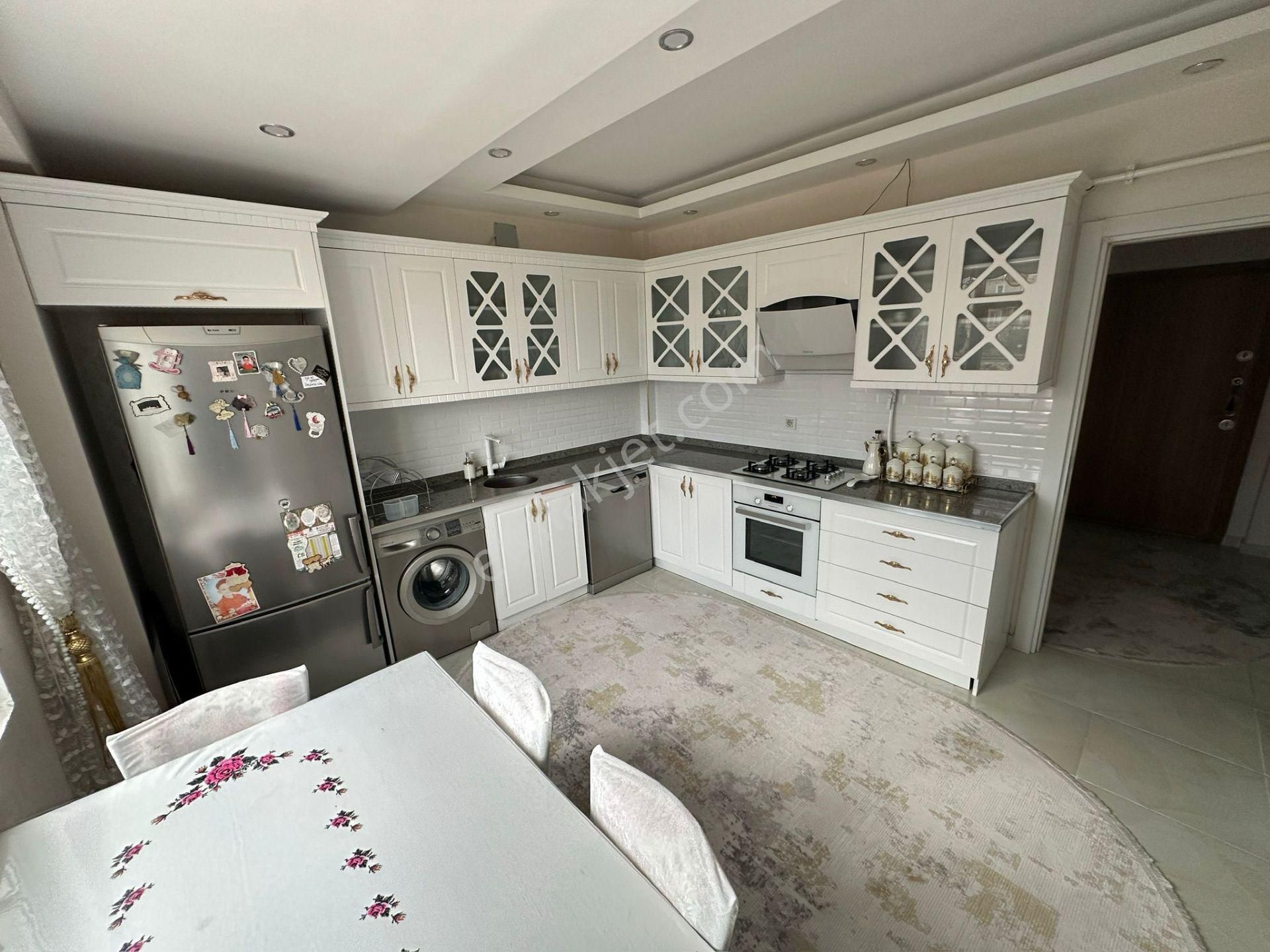 Akev Gayrimenkul'den Batıkent'de Cadde Üstü 3+1 Daire - Görsel 15