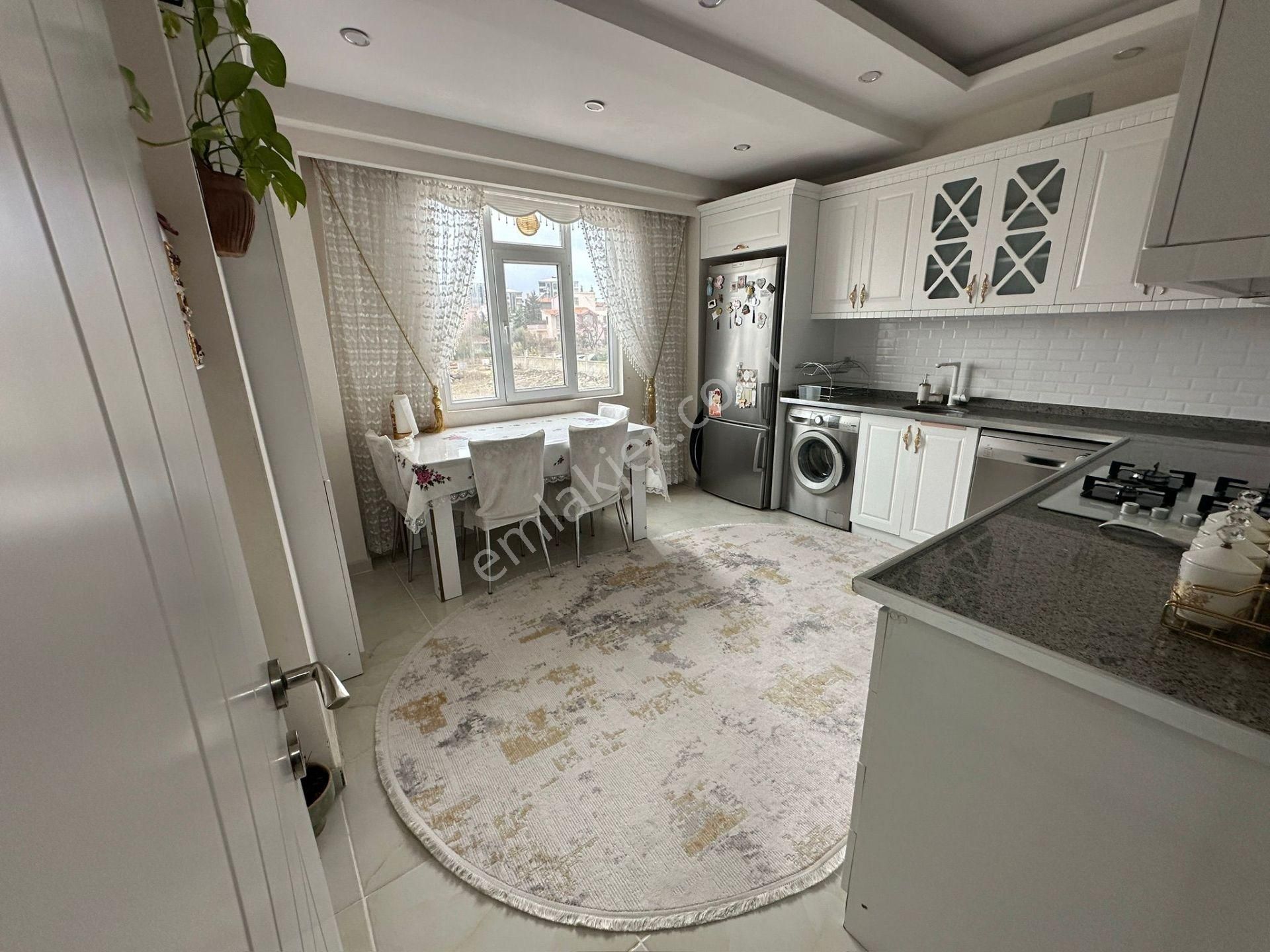 Akev Gayrimenkul'den Batıkent'de Cadde Üstü 3+1 Daire - Görsel 19