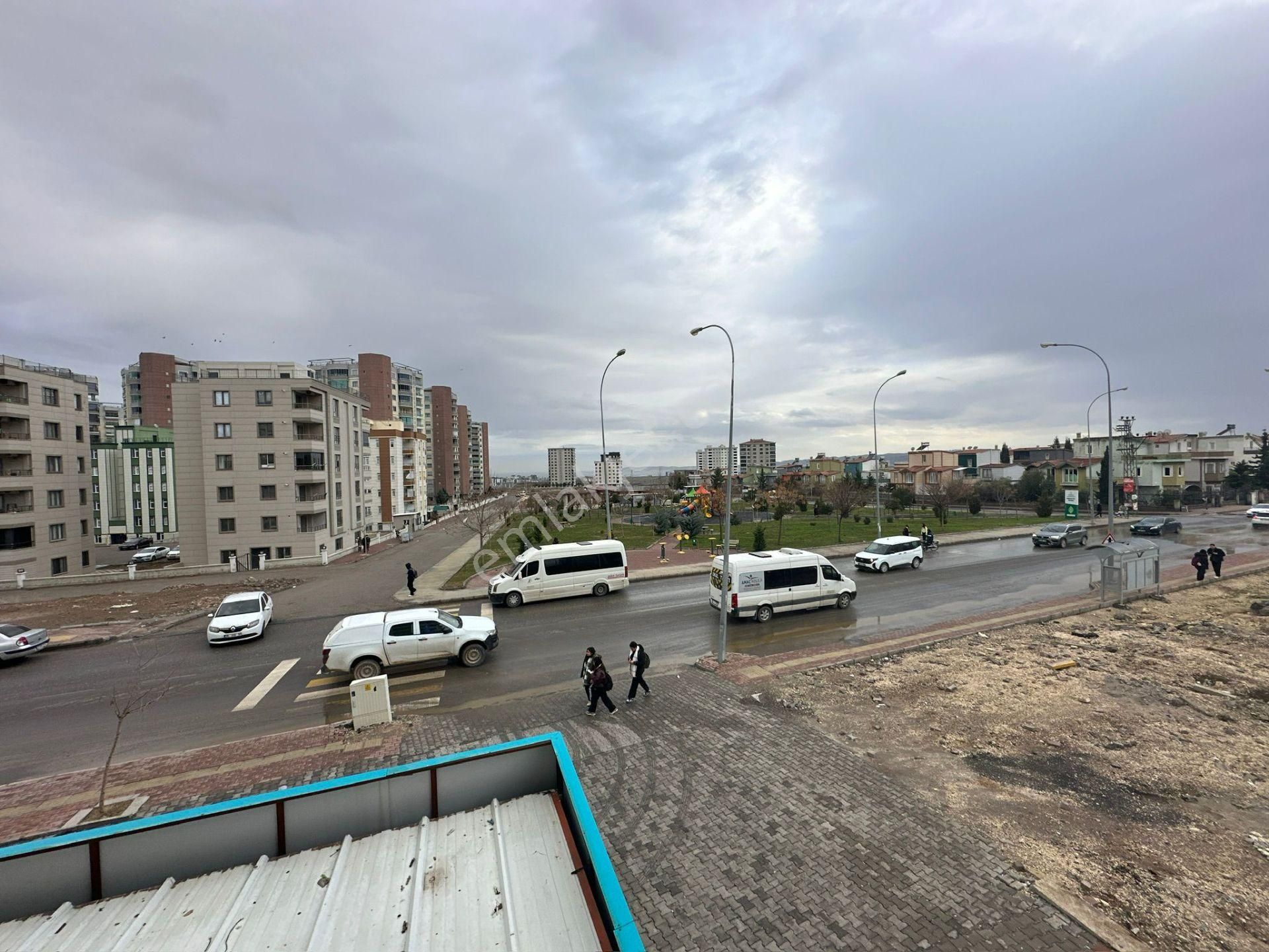 Akev Gayrimenkul'den Batıkent'de Cadde Üstü 3+1 Daire - Görsel 9