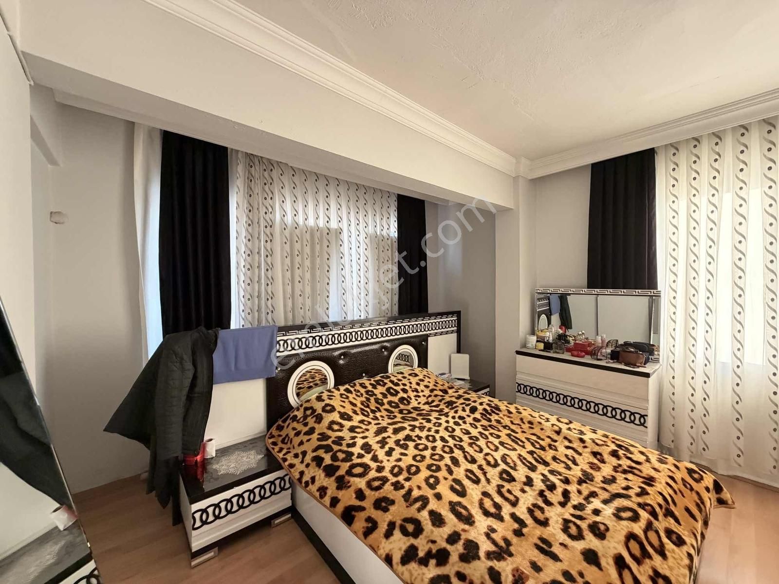 Örnek Mh 160m² 3+1 Yenilenmiş Teraslı 3. Kat Satılık Daire - Görsel 14