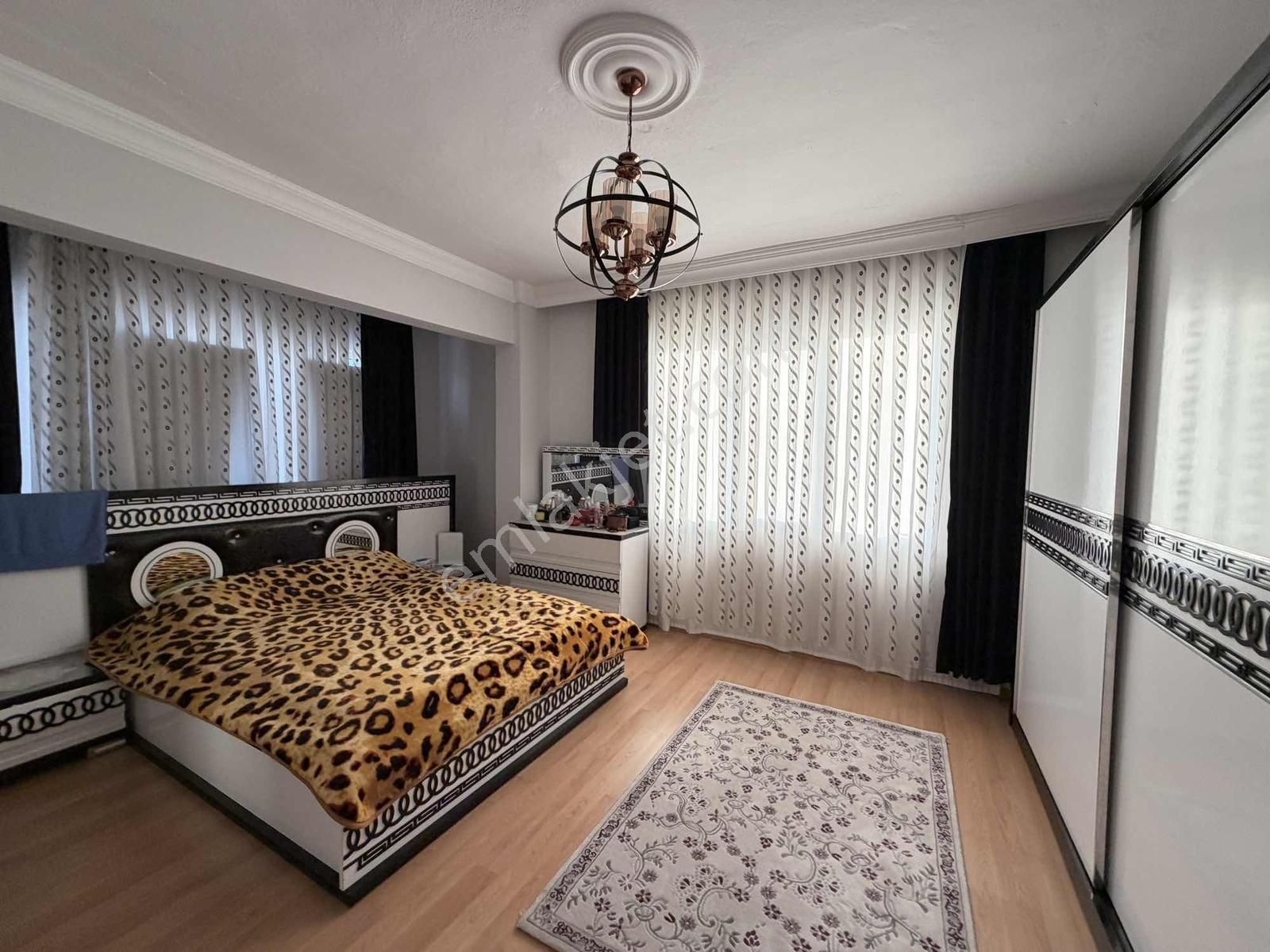 Örnek Mh 160m² 3+1 Yenilenmiş Teraslı 3. Kat Satılık Daire - Görsel 4