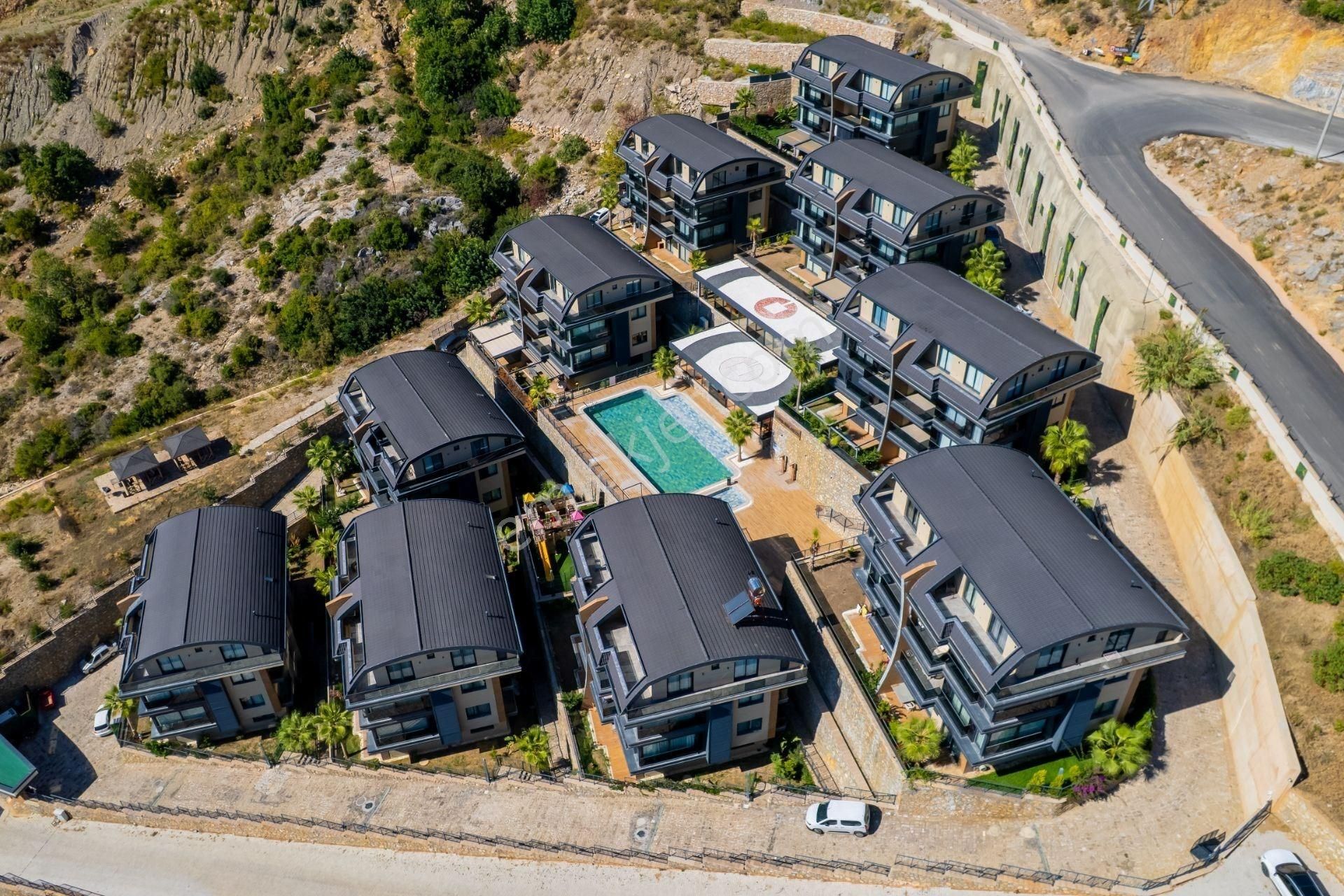 Alanya Tepe’de Deniz & Doğa Manzaralı 4+1 Bahçe Dubleks