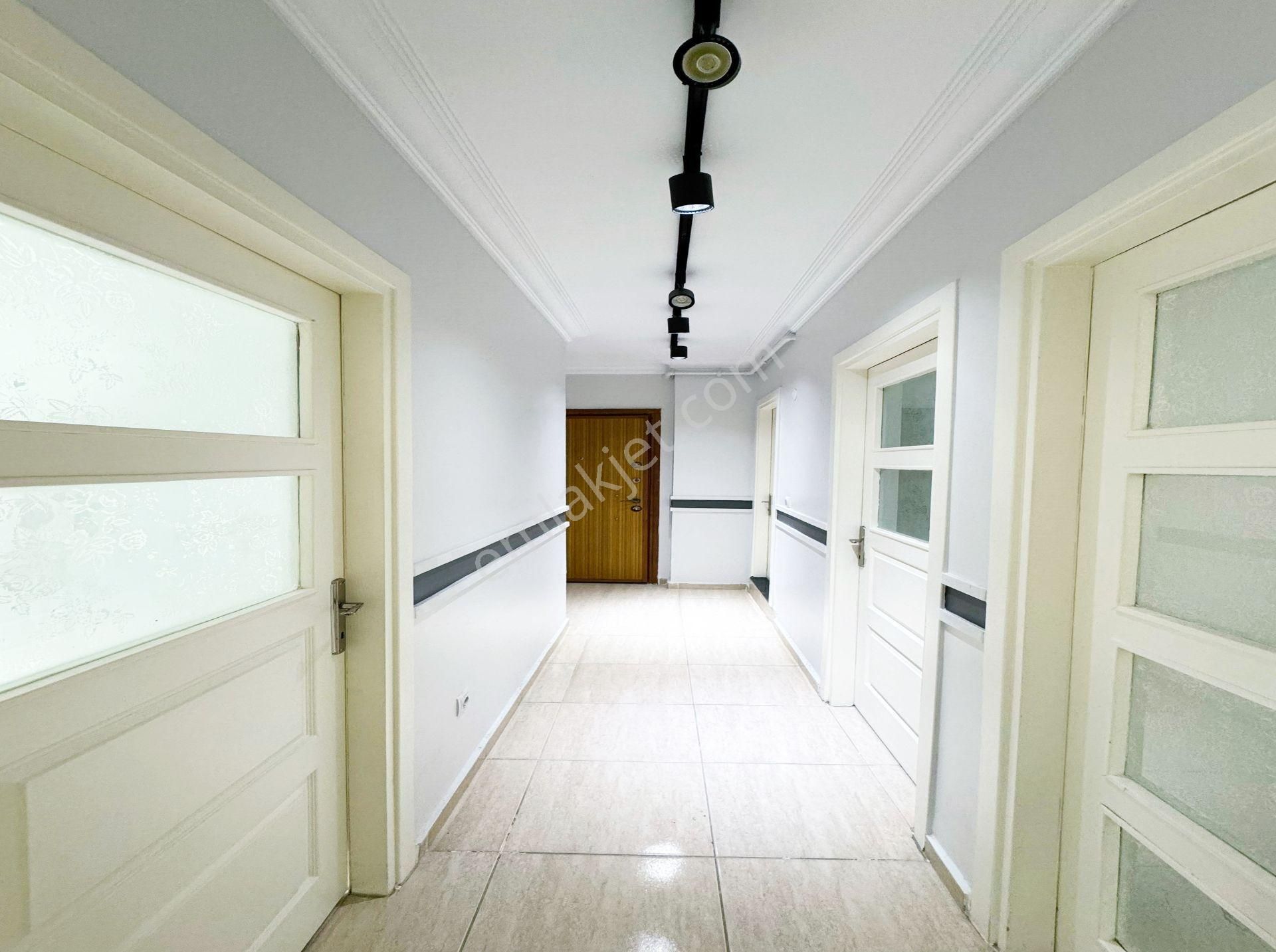 Vira Yapı'dan İskanlı Emsalsiz Cadde Üzeri 2+1 Satılık Daire ! - Görsel 2