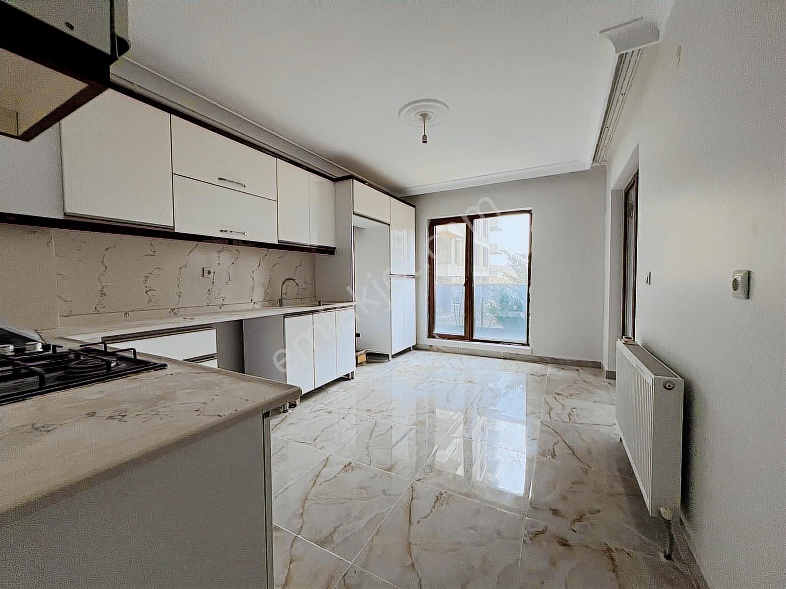 Engin Emlak'tan Pursaklar Saray'da G. Odalı 3+1 Site Dairesi - Görsel 5