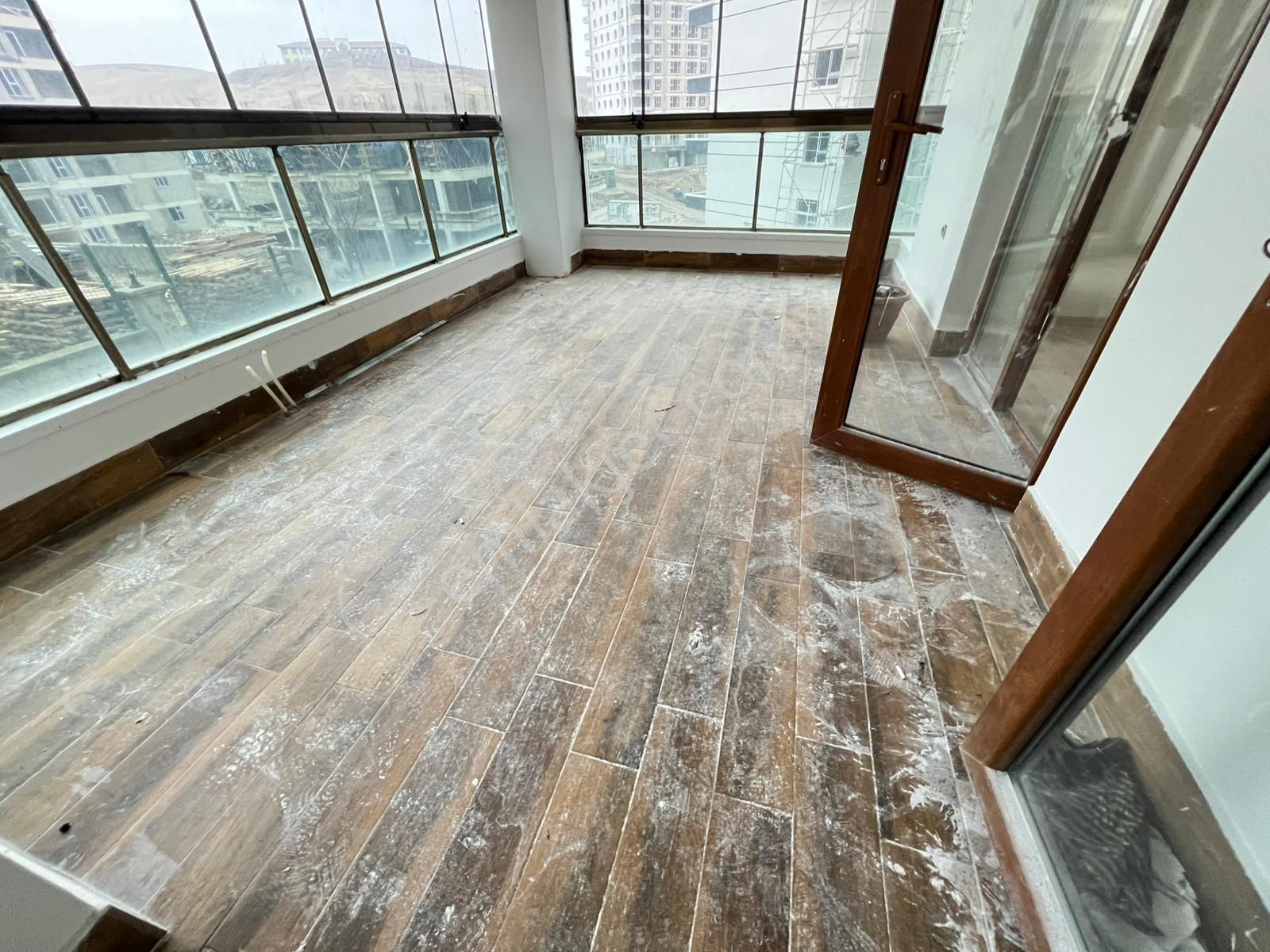 Engin Emlak'tan Pursaklar Saray'da G. Odalı 3+1 Site Dairesi - Görsel 21