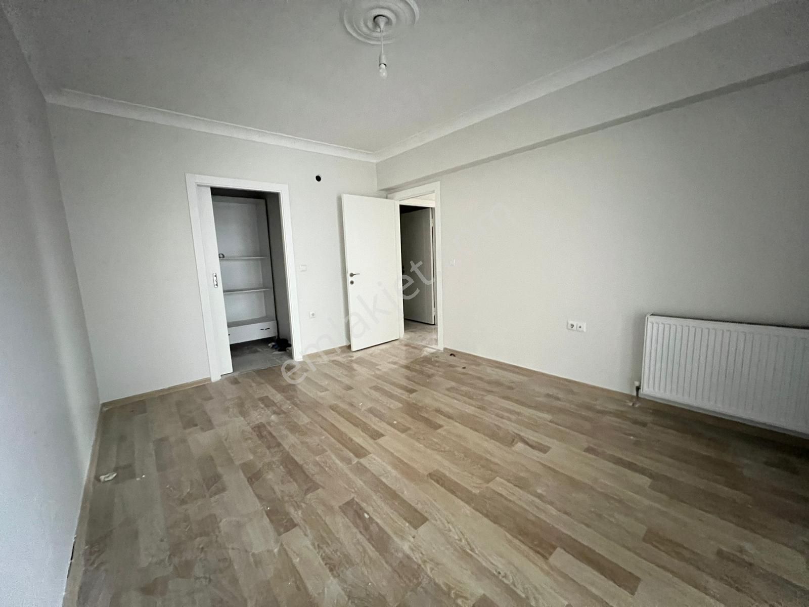 Engin Emlak'tan Pursaklar Saray'da G. Odalı 3+1 Site Dairesi - Görsel 9