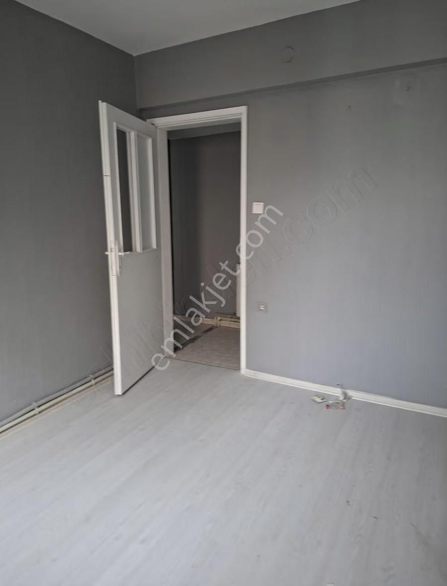 İstiklal Mahallesinde Temiz 2+1 Satılık Daire - Görsel 6