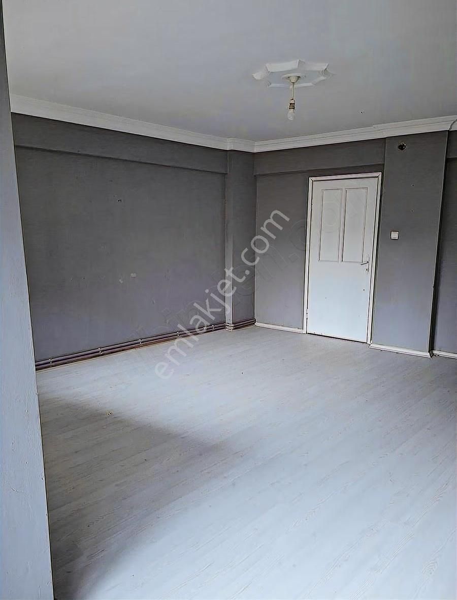 İstiklal Mahallesinde Temiz 2+1 Satılık Daire - Görsel 12