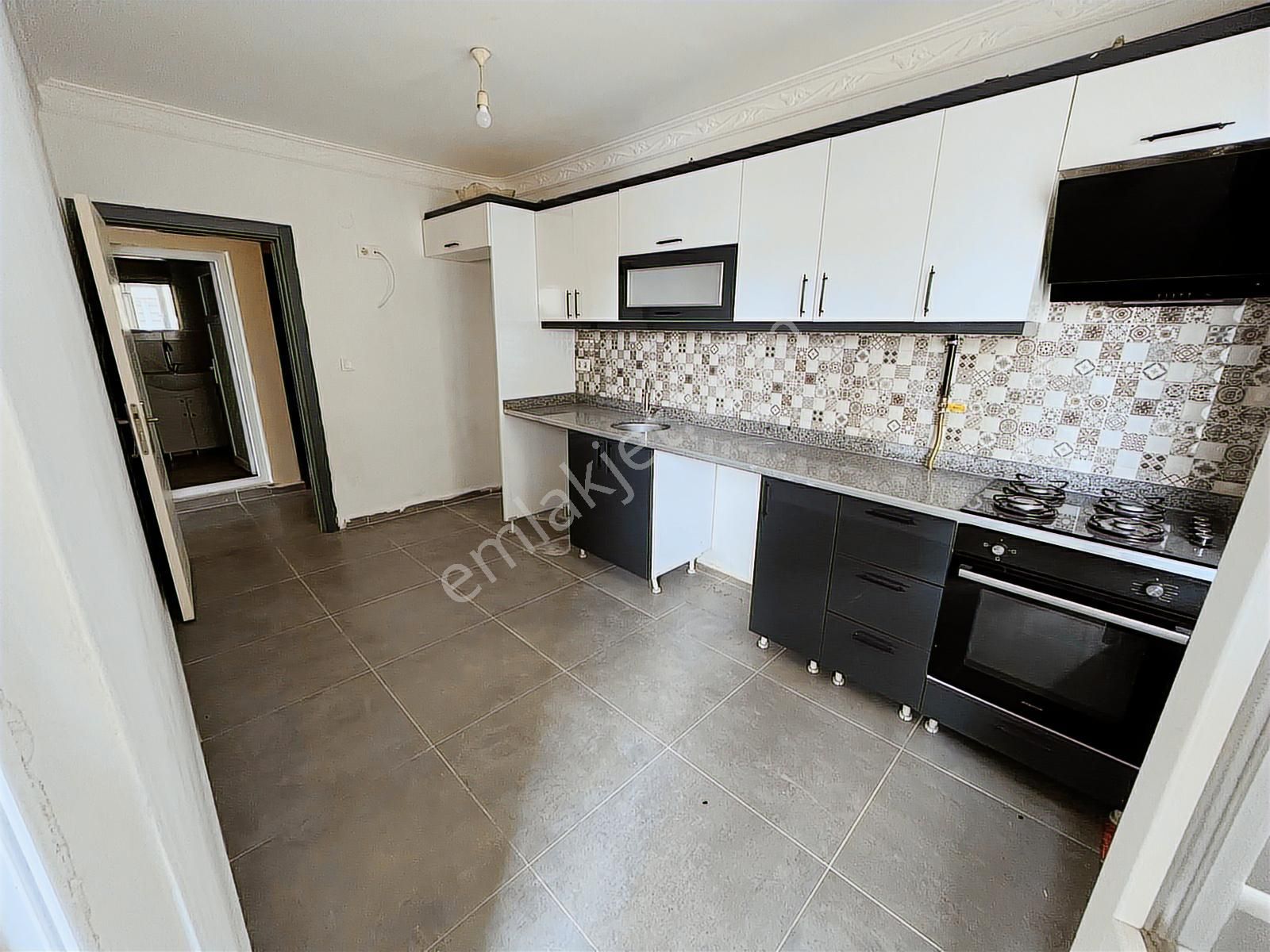 Site İçinde Ara Kat Ön Cephe 2+1 Net 95 Metre Güney Cephe