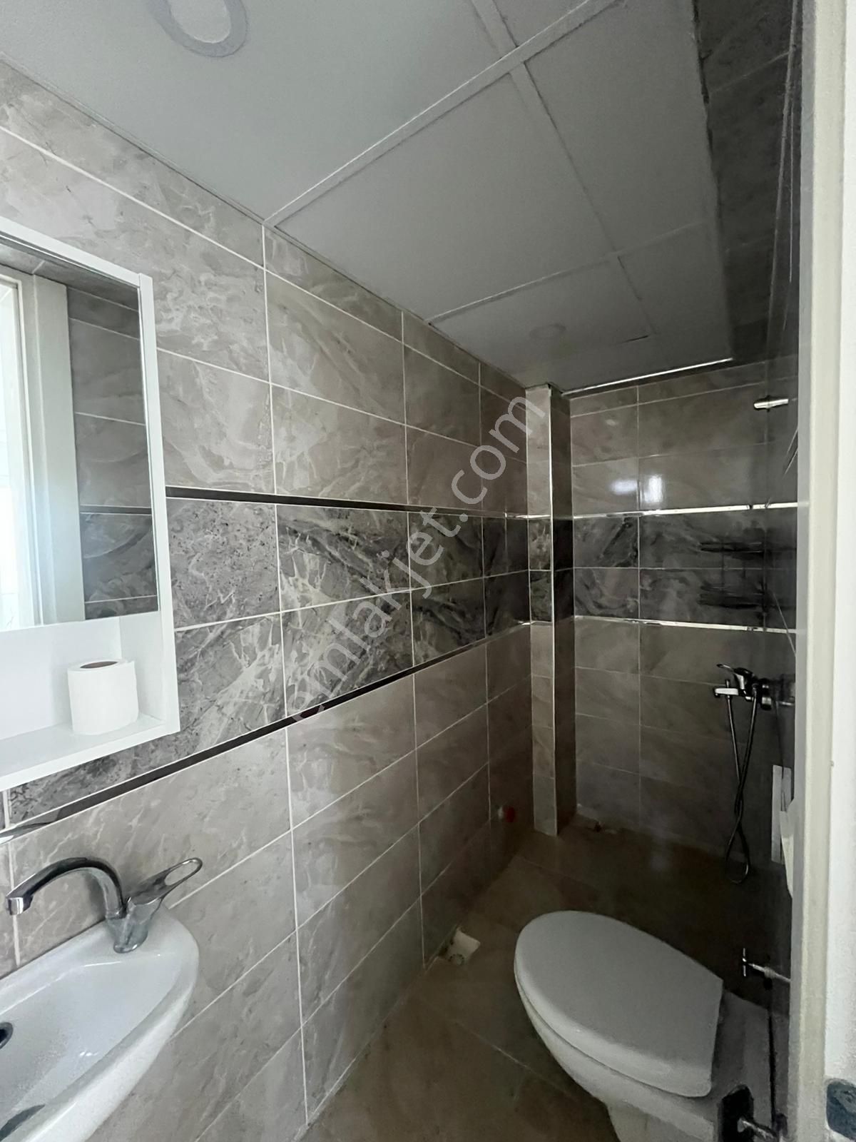 Zafer Mahallesin De 2+1 Doğalgazlı Ve Ebeveyn Banyolu Kiralık Daire ! ! ! - Görsel 9