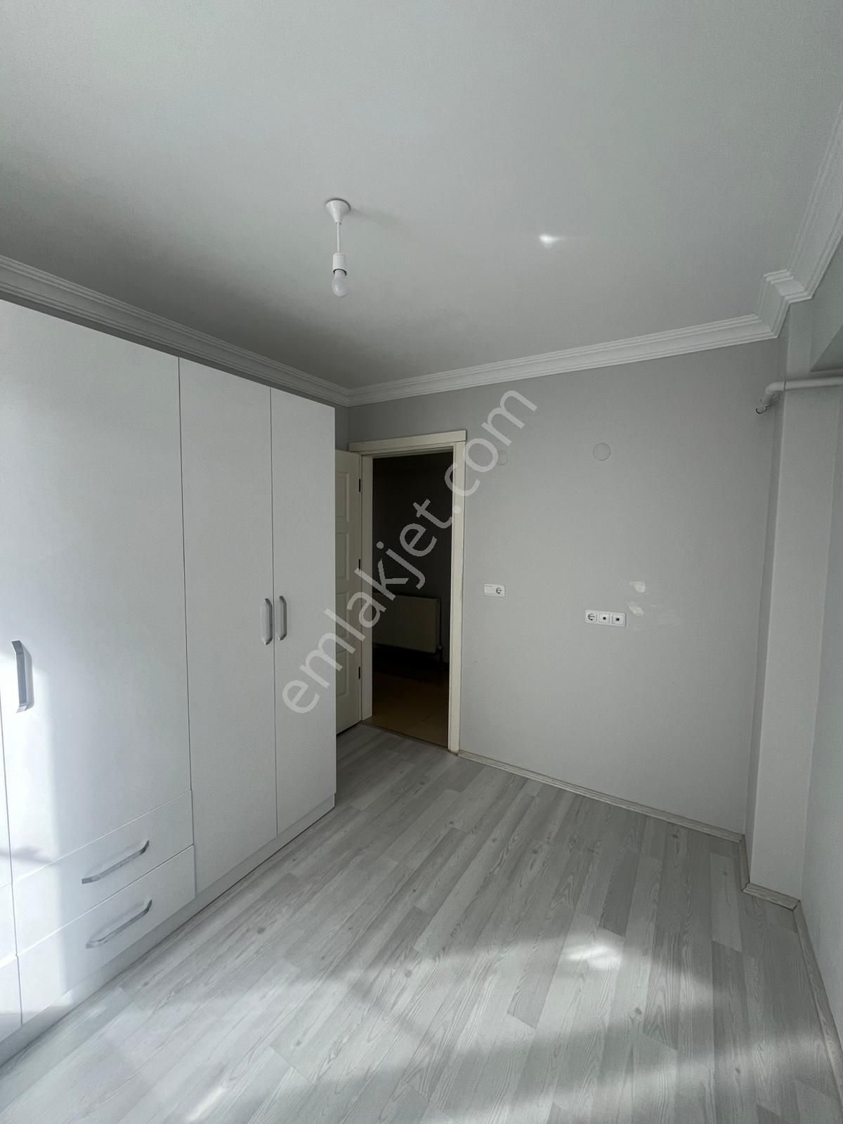 Zafer Mahallesin De 2+1 Doğalgazlı Ve Ebeveyn Banyolu Kiralık Daire ! ! ! - Görsel 12