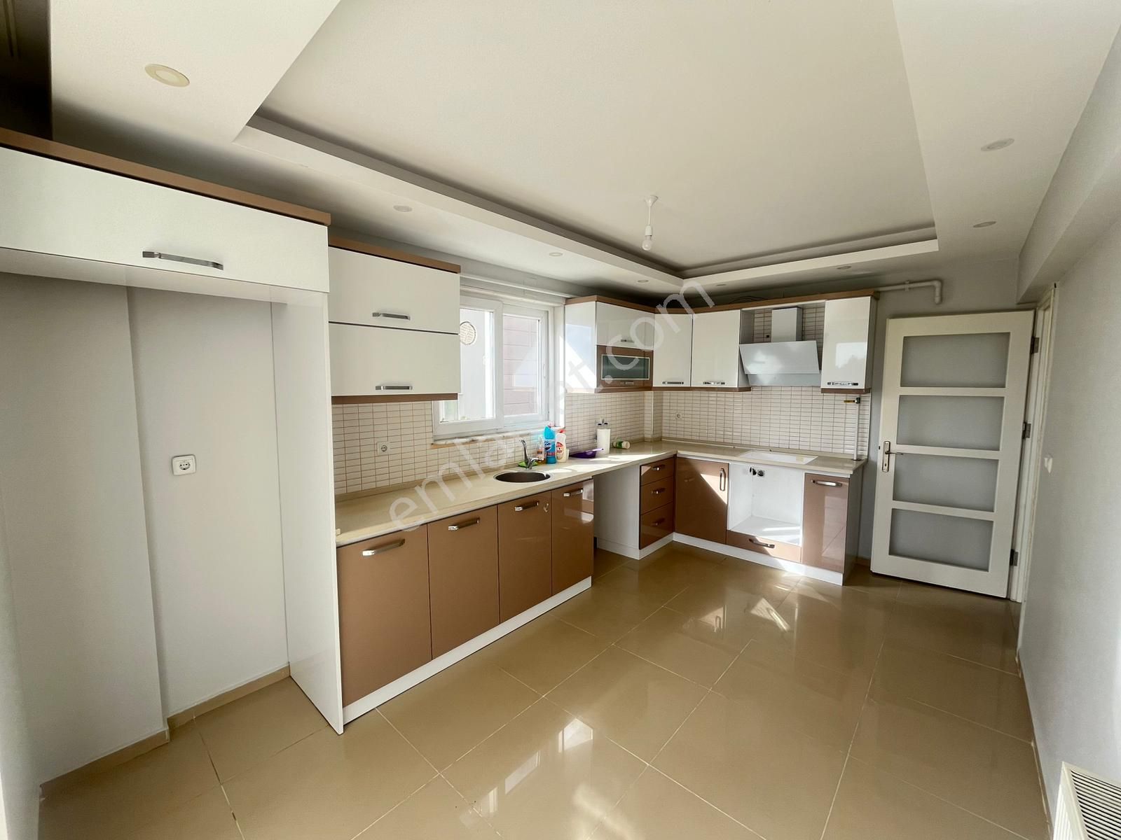 Zafer Mahallesin De 2+1 Doğalgazlı Ve Ebeveyn Banyolu Kiralık Daire ! ! ! - Görsel 2