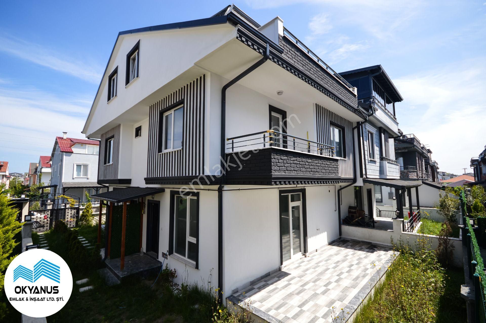 Sakarya Kocaali'de Bahçeli Modern Tasarımlı 3+1 Villa