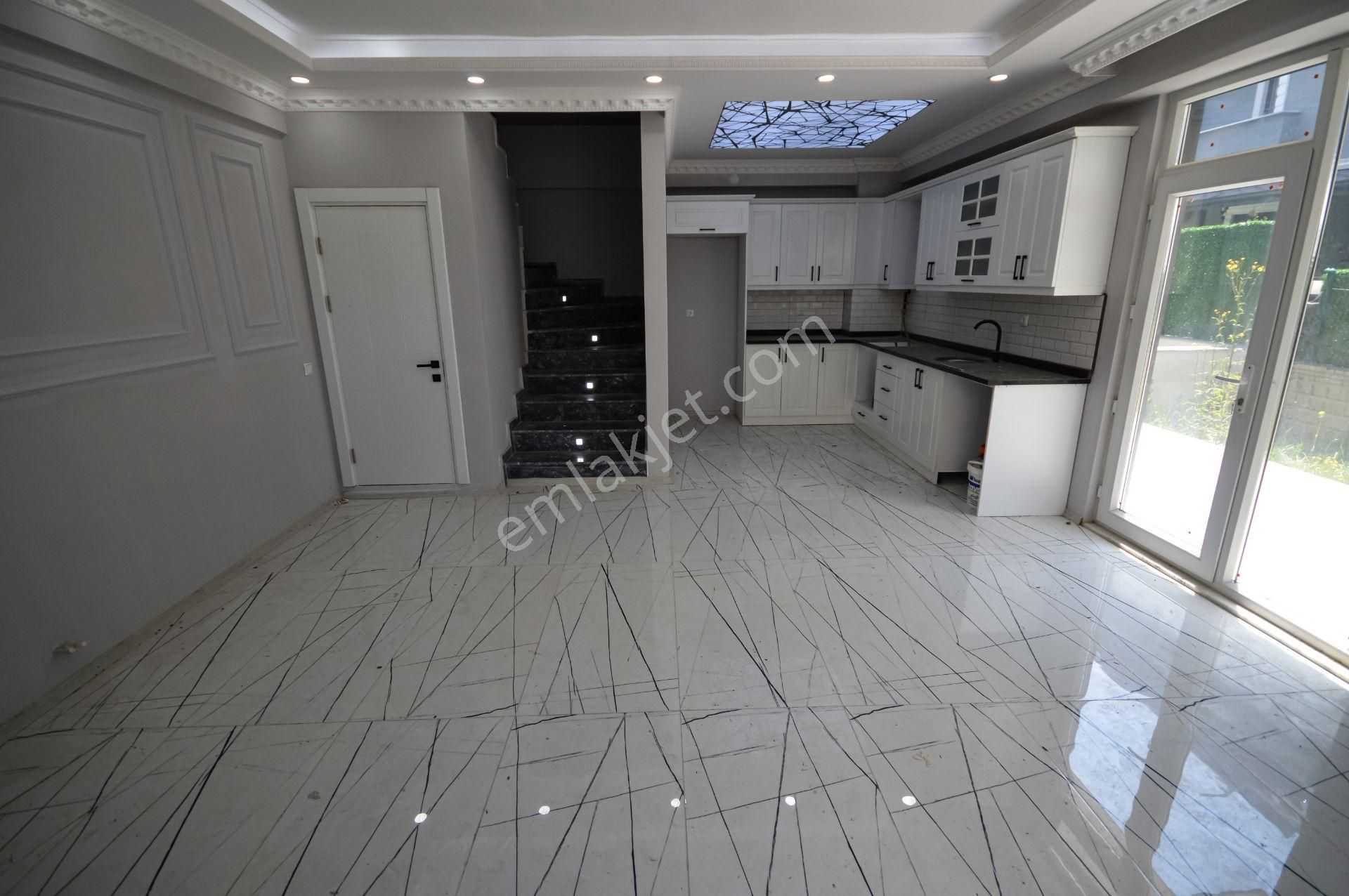Sakarya Kocaali'de Bahçeli Modern Tasarımlı 3+1 Villa - Görsel 31