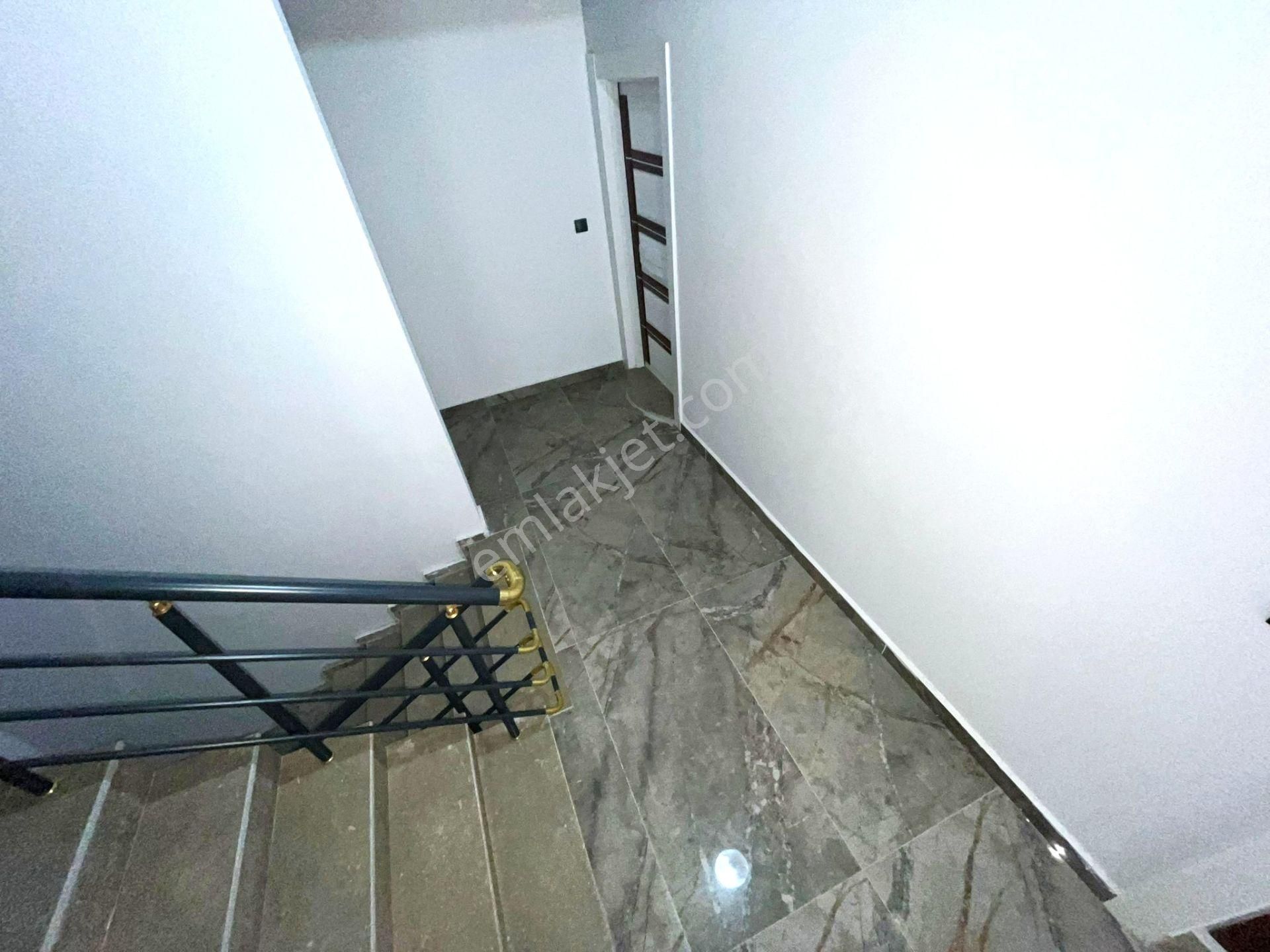 Edremit Zeytinli'de Aygül'den Sıfır Müstakil Tadında Açık Mutfaklı Geniş Balkonlu 2+1 Satılık Daire - Görsel 35