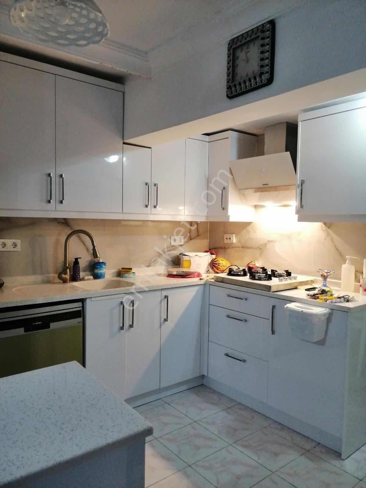 Kuşadası Özboğaziçi Sitesinde 4+1 Tripleks Deniz Manzaralı - Görsel 9