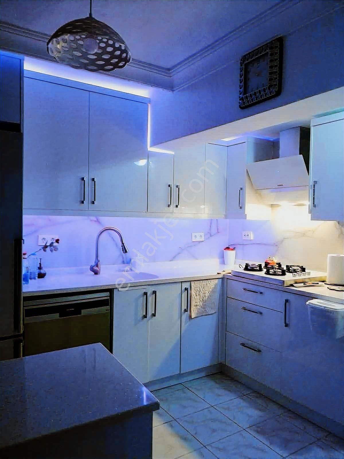 Kuşadası Özboğaziçi Sitesinde 4+1 Tripleks Deniz Manzaralı - Görsel 22