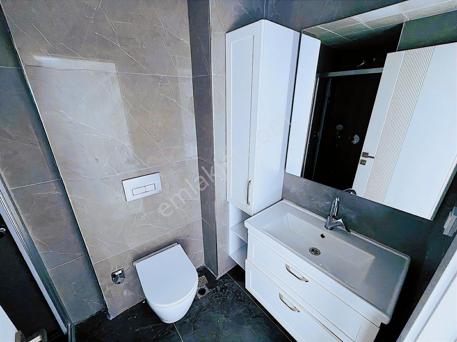 Batıkent'te Yerden Isıtmalı K.otoparklı 1+1 Satılık Daire - Görsel 16