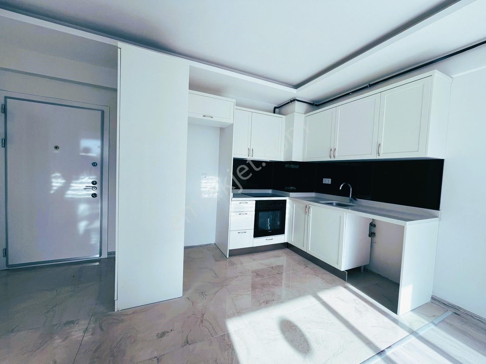 Batıkent'te Yerden Isıtmalı K.otoparklı 1+1 Satılık Daire - Görsel 7