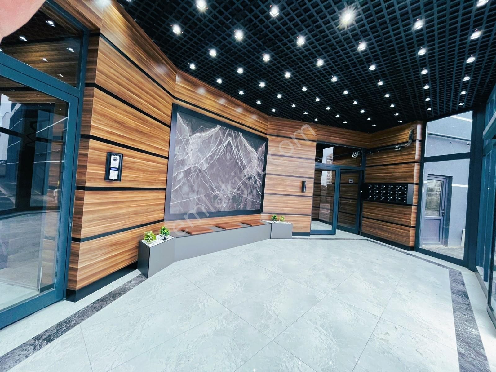 Batıkent'te Yerden Isıtmalı K.otoparklı 1+1 Satılık Daire - Görsel 12