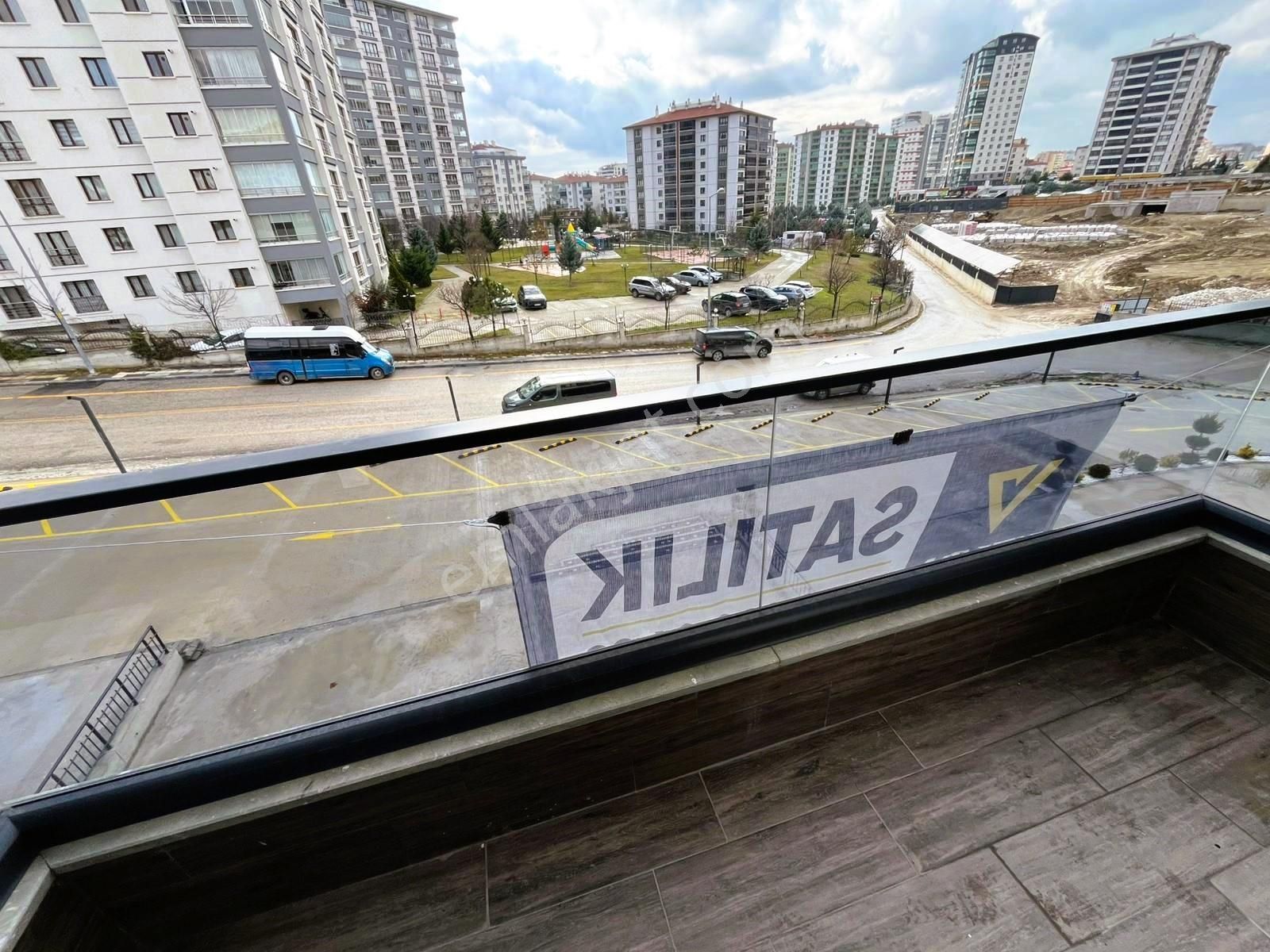 Batıkent'te Yerden Isıtmalı K.otoparklı 1+1 Satılık Daire - Görsel 3