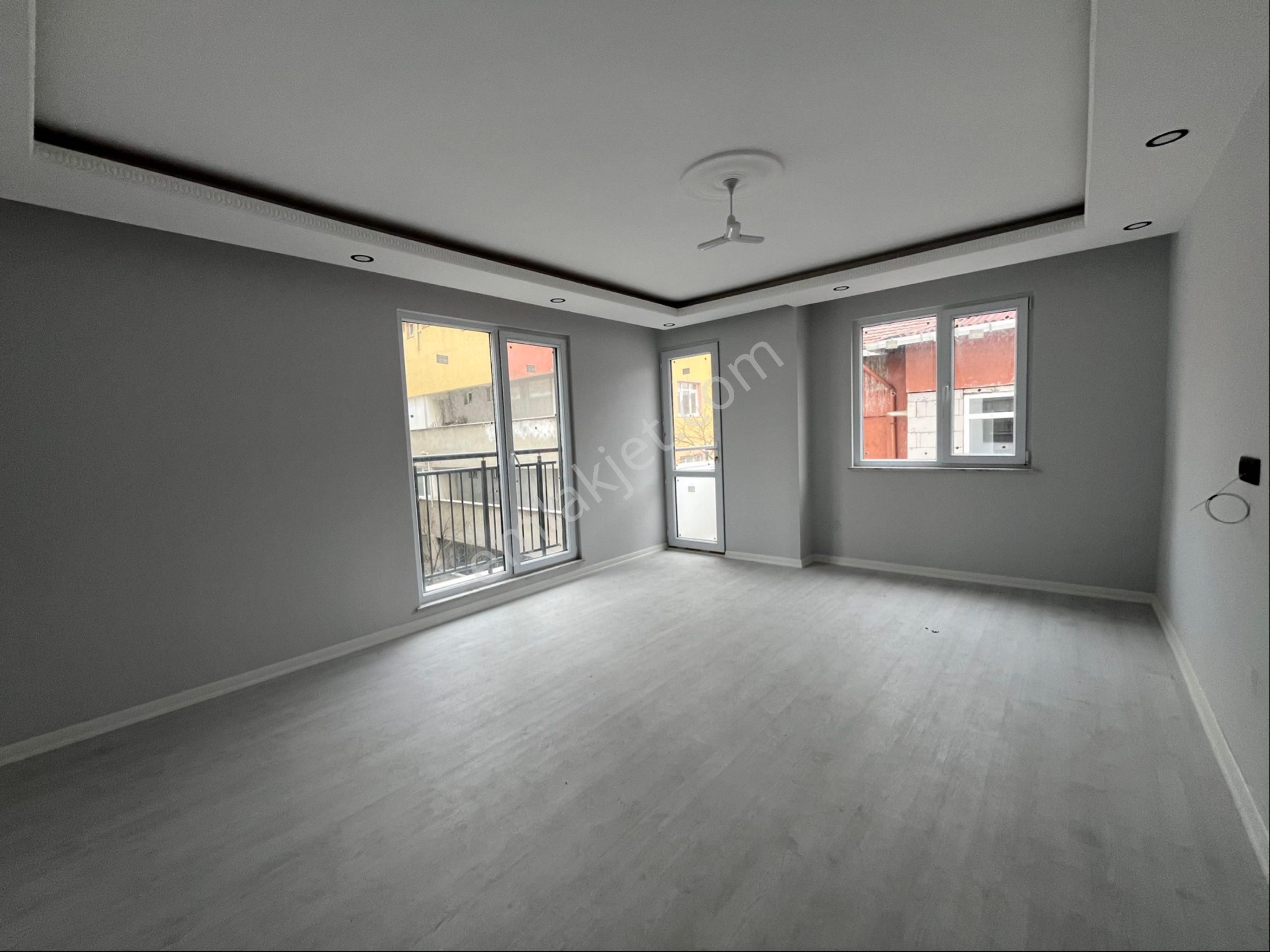 Satılık 2 + 1 90 Metre² Dördüncü Kat Asansörlü Darıca Abdı İpekçı Mahallesı’nde