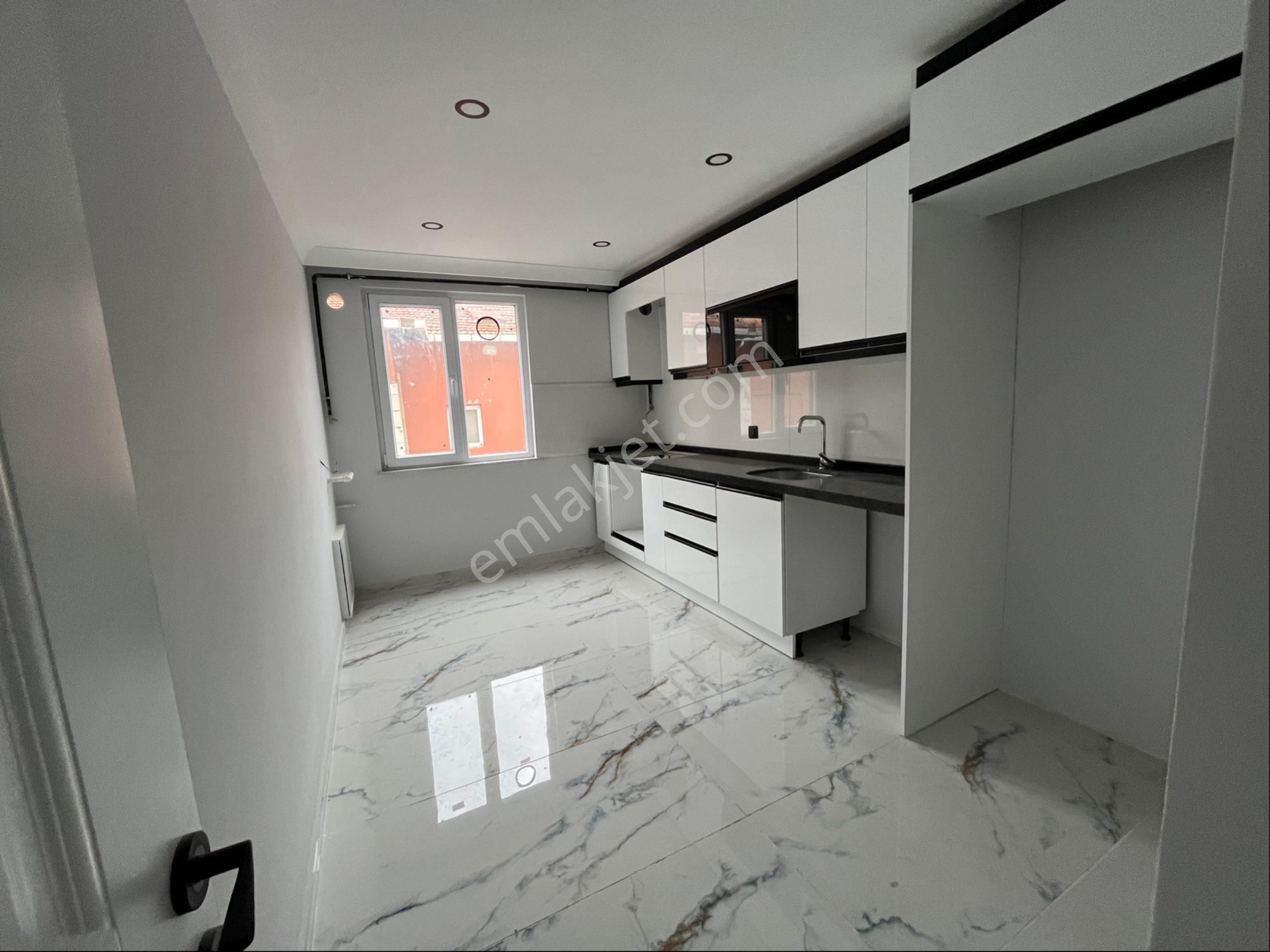 Satılık 2 + 1 90 Metre² Dördüncü Kat Asansörlü Darıca Abdı İpekçı Mahallesı’nde - Görsel 10