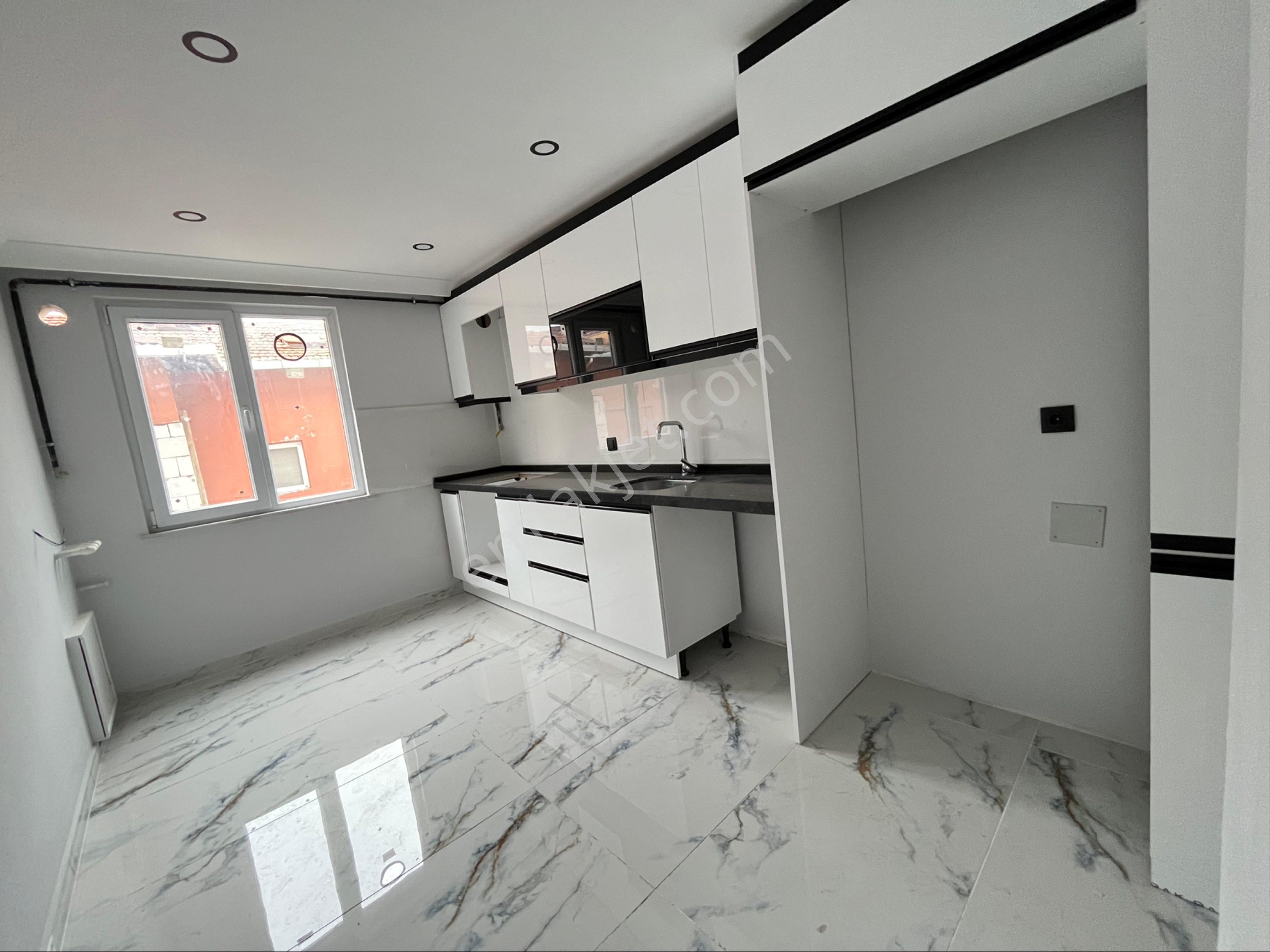 Satılık 2 + 1 90 Metre² Dördüncü Kat Asansörlü Darıca Abdı İpekçı Mahallesı’nde - Görsel 12