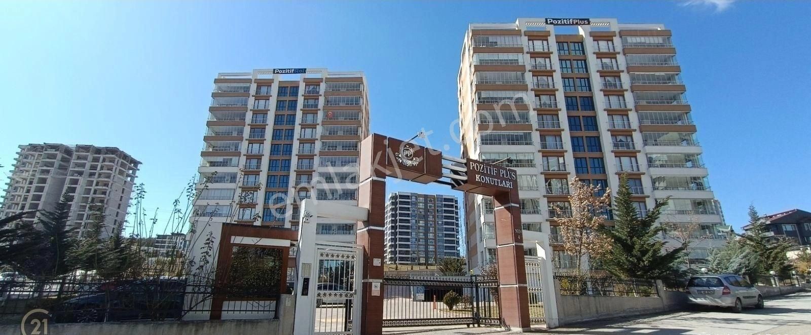 Pozitif Plus Konutları Satılık 4+1 Daire