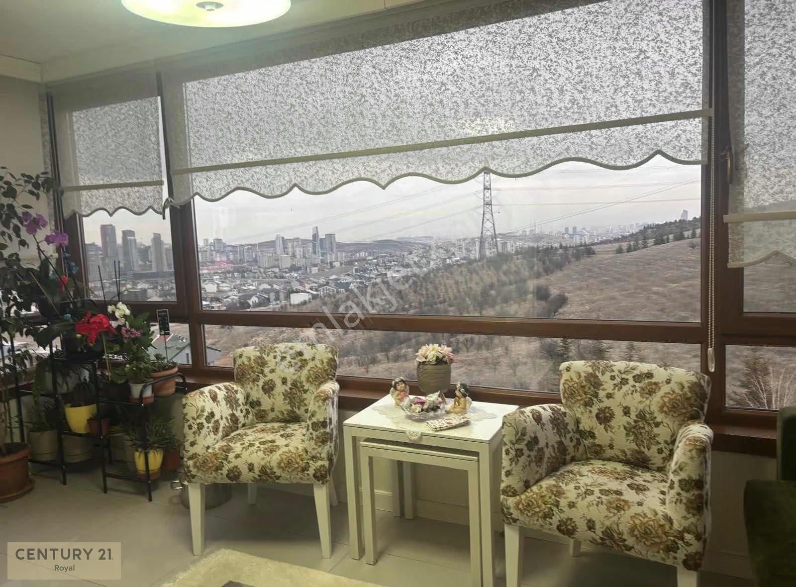 Yaşamkent De Site İçerisin De 4+1 Satılık Daire