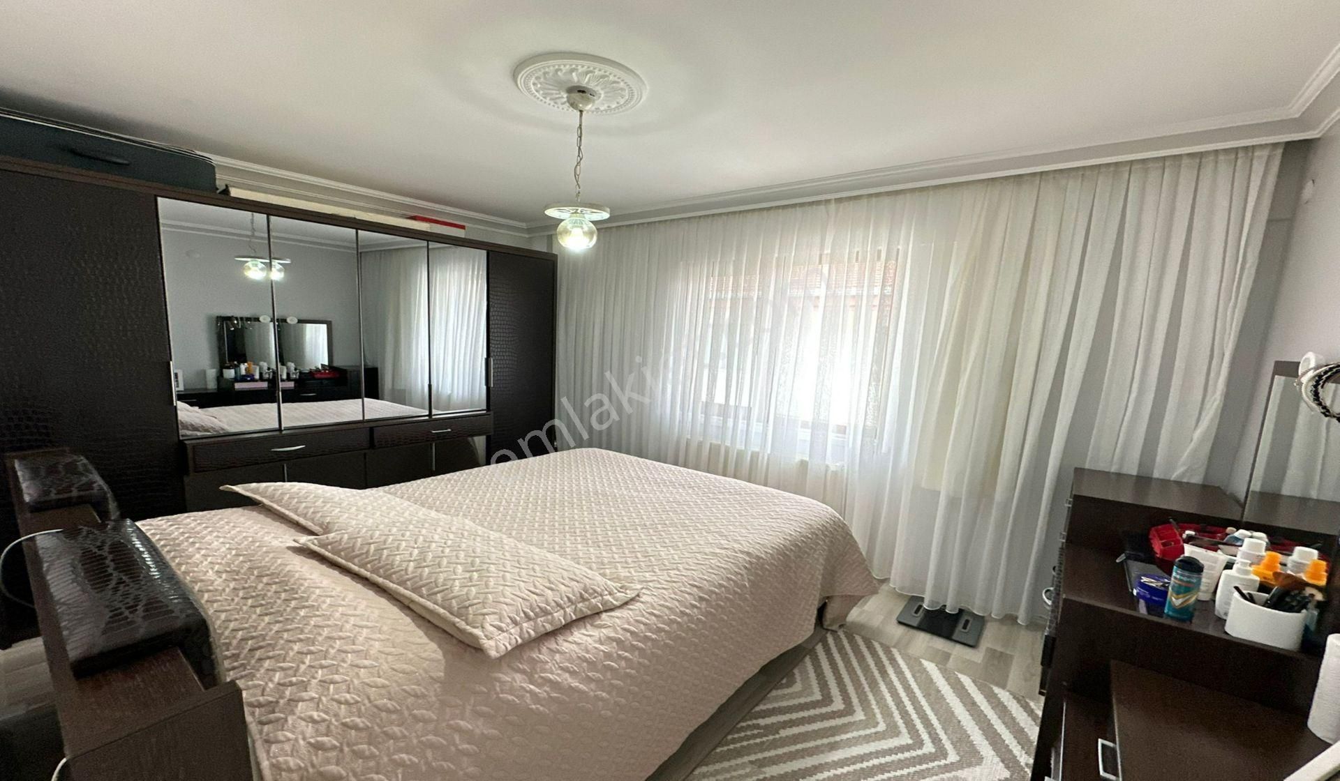 Ufuktepe Cadde Yakını Katta 3+1 3 Balkonlu Asansörlü - Görsel 21