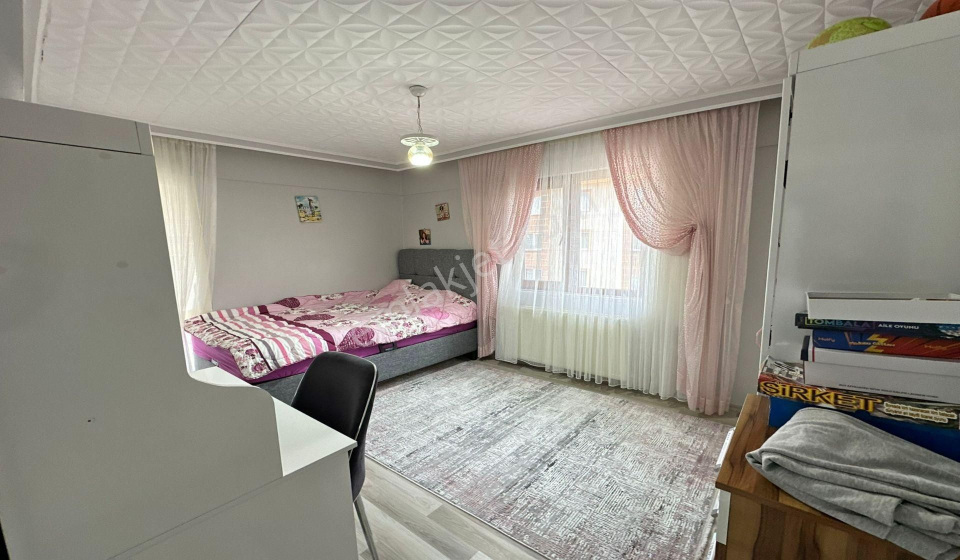 Ufuktepe Cadde Yakını Katta 3+1 3 Balkonlu Asansörlü - Görsel 18