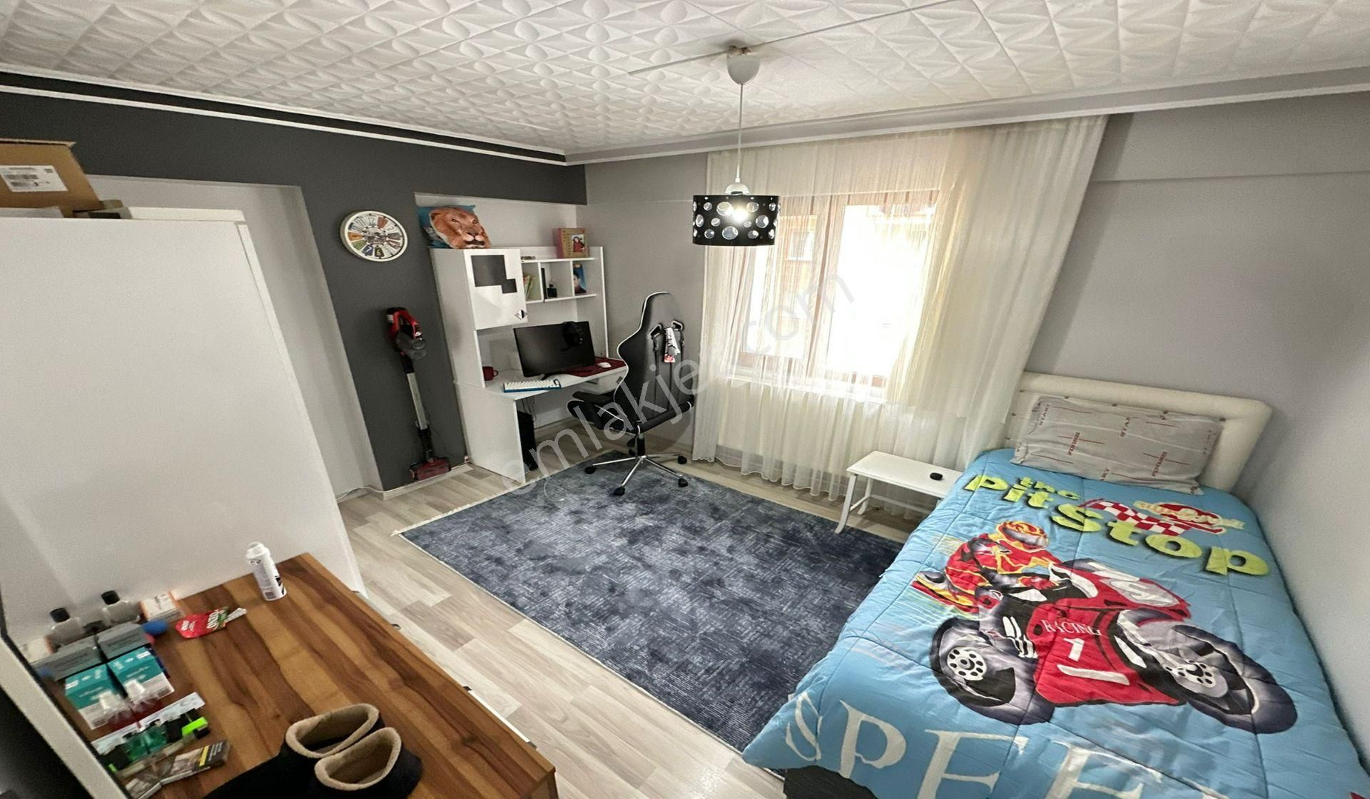 Ufuktepe Cadde Yakını Katta 3+1 3 Balkonlu Asansörlü - Görsel 16